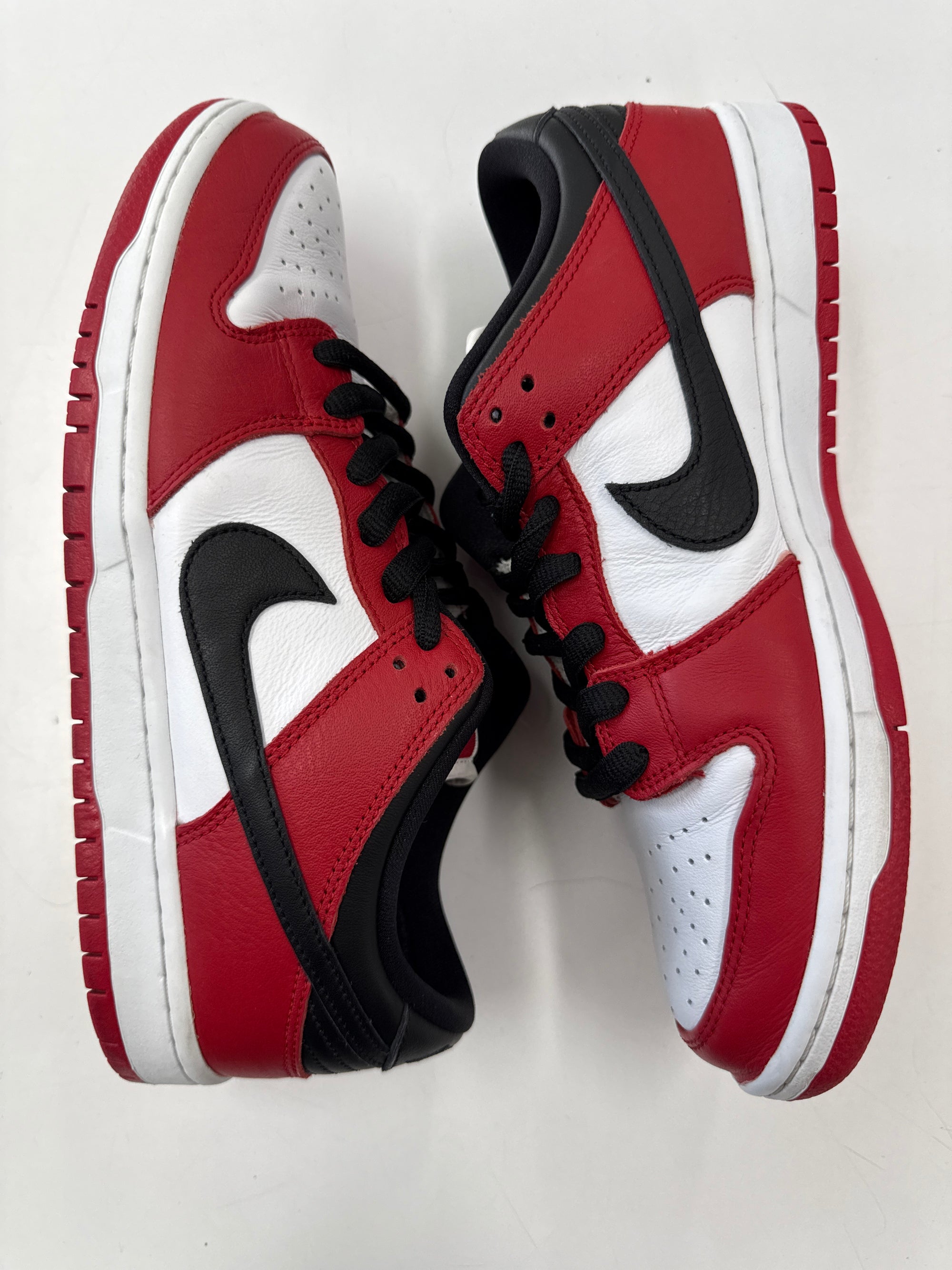 SB DUNK LOW J PACK CHICAGO - SIZE 9.5 (WORN)
