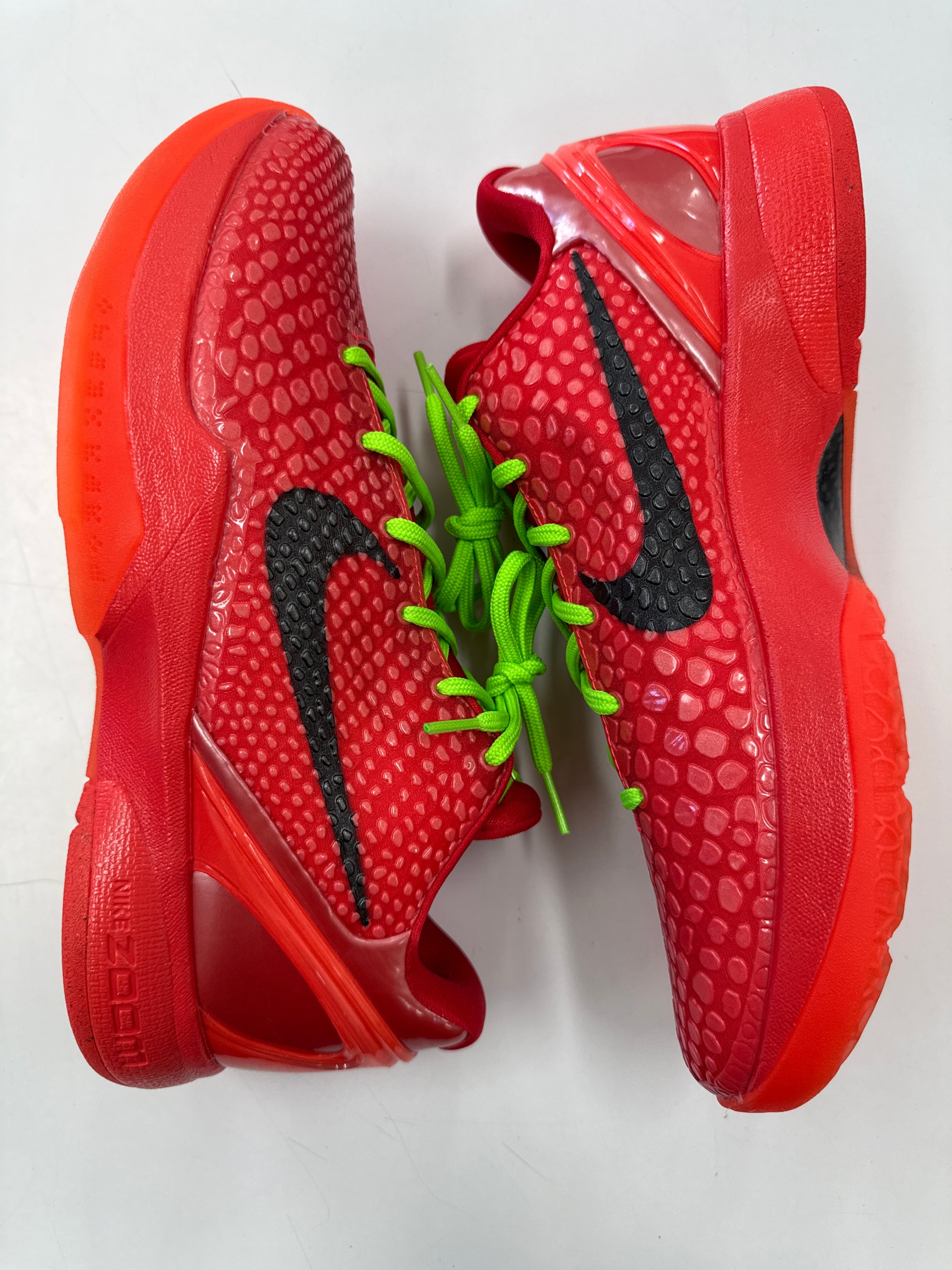 KOBE 6 PROTRO REVERSE GRINCH - SIZE 10 (WORN)