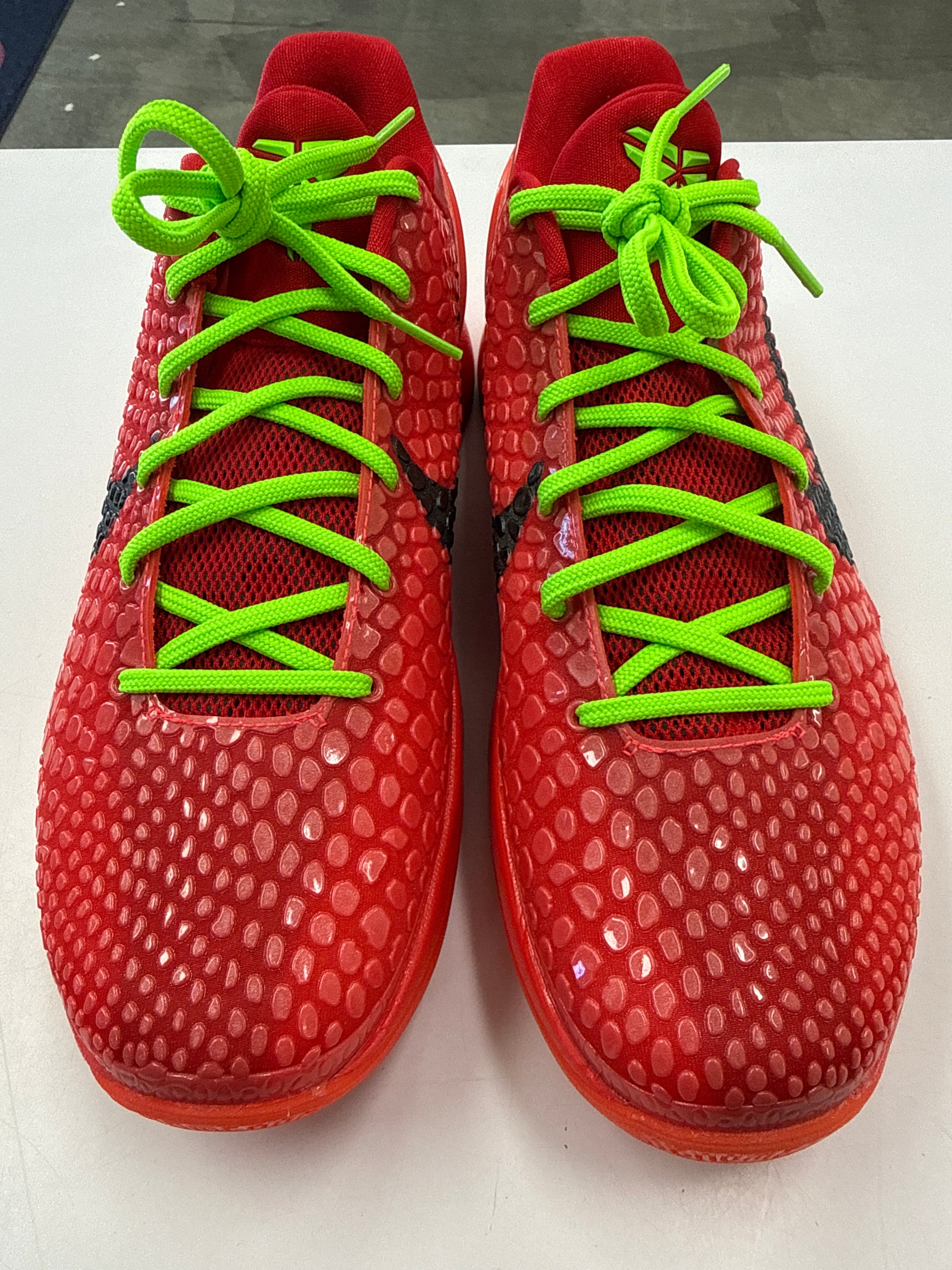 KOBE 6 PROTRO REVERSE GRINCH - SIZE 10 (WORN)