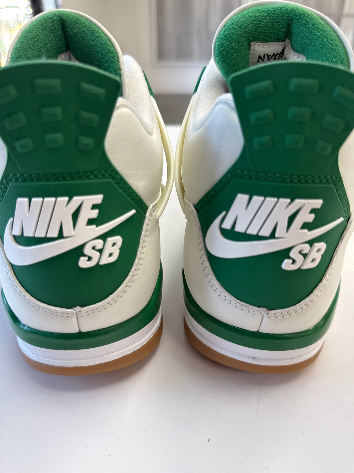AIR JORDAN 4 SB PINE GREEN - SIZE 9.5 (WORN) - SUPER CLEAN