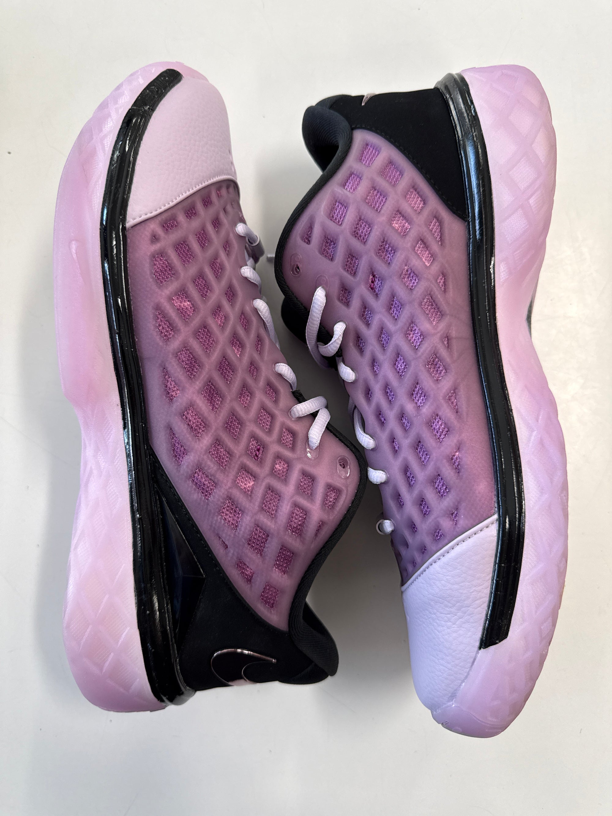KOBE 3 LOW PROTRO PINK QUARTZ - SIZE 11 (WORN)