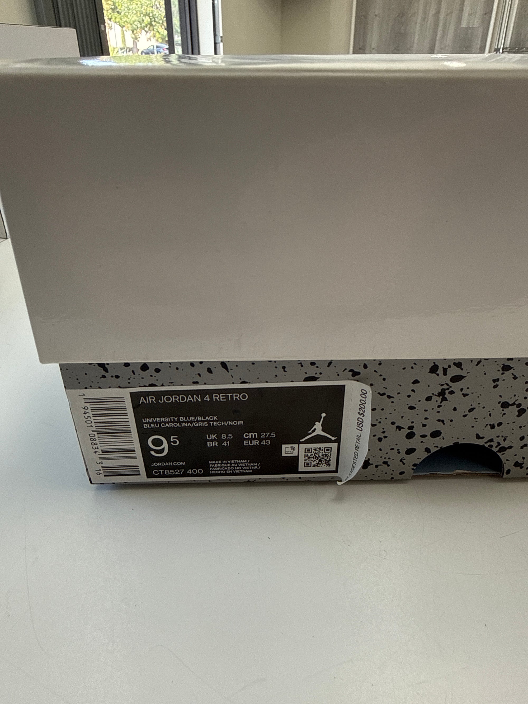 AIR JORDAN 4 UNIVERSITY BLUE - SIZE 9.5 (WORN)