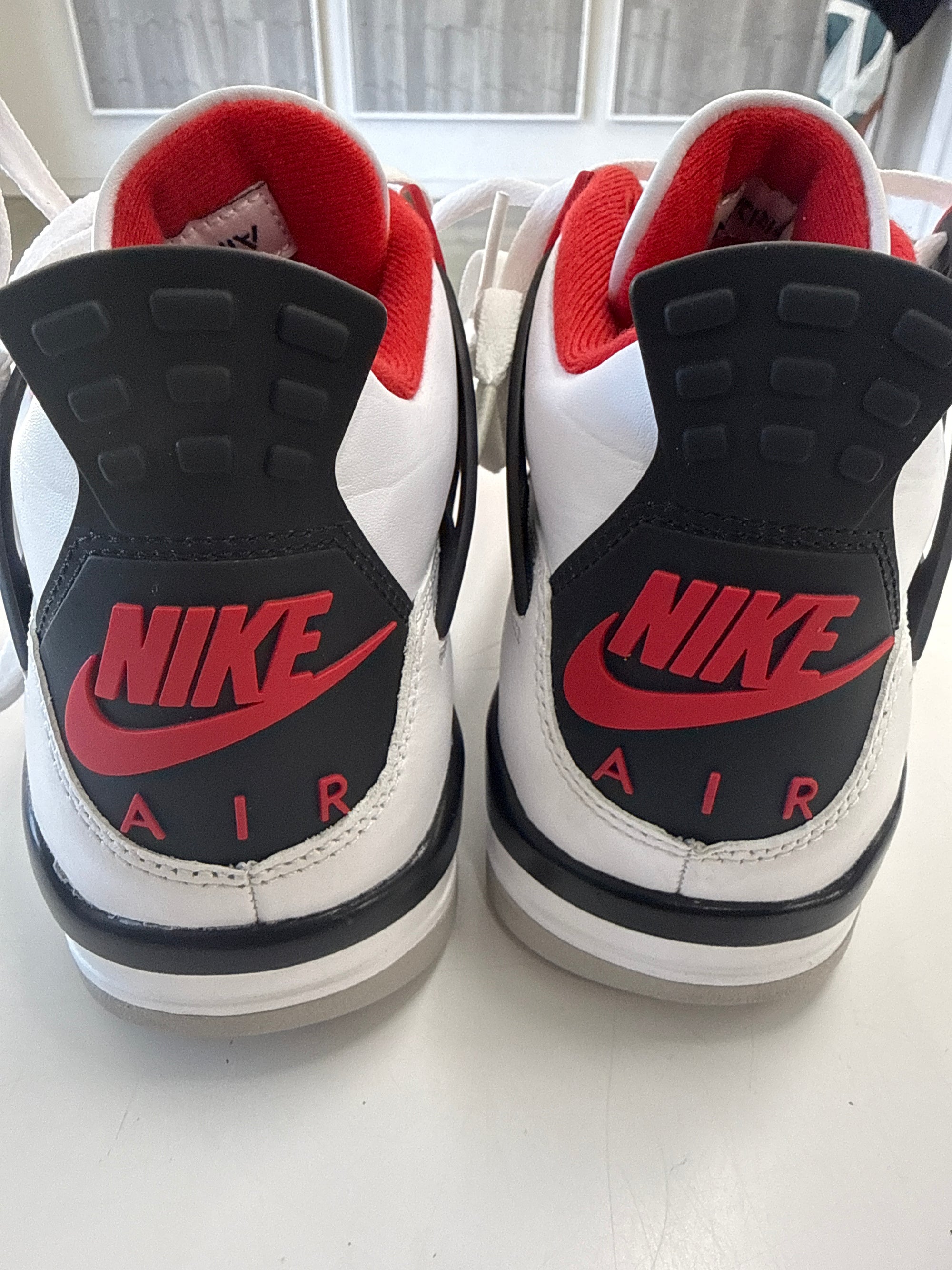 AIR JORDAN 4 FIRE RED 2020 - SIZE 8 (WORN)