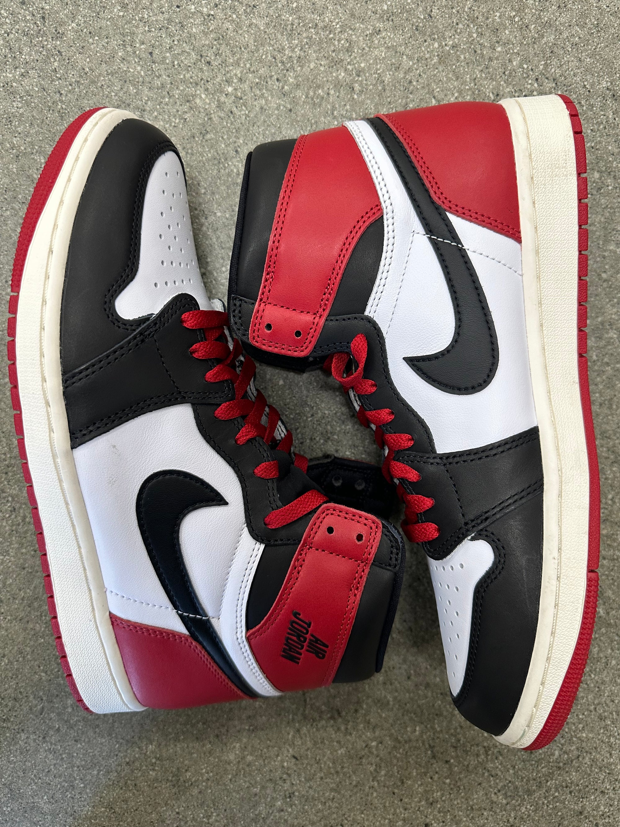 AIR JORDAN 1 HIGH BLACK TOE REIMAGINED - SIZE 10.5 (WORN)
