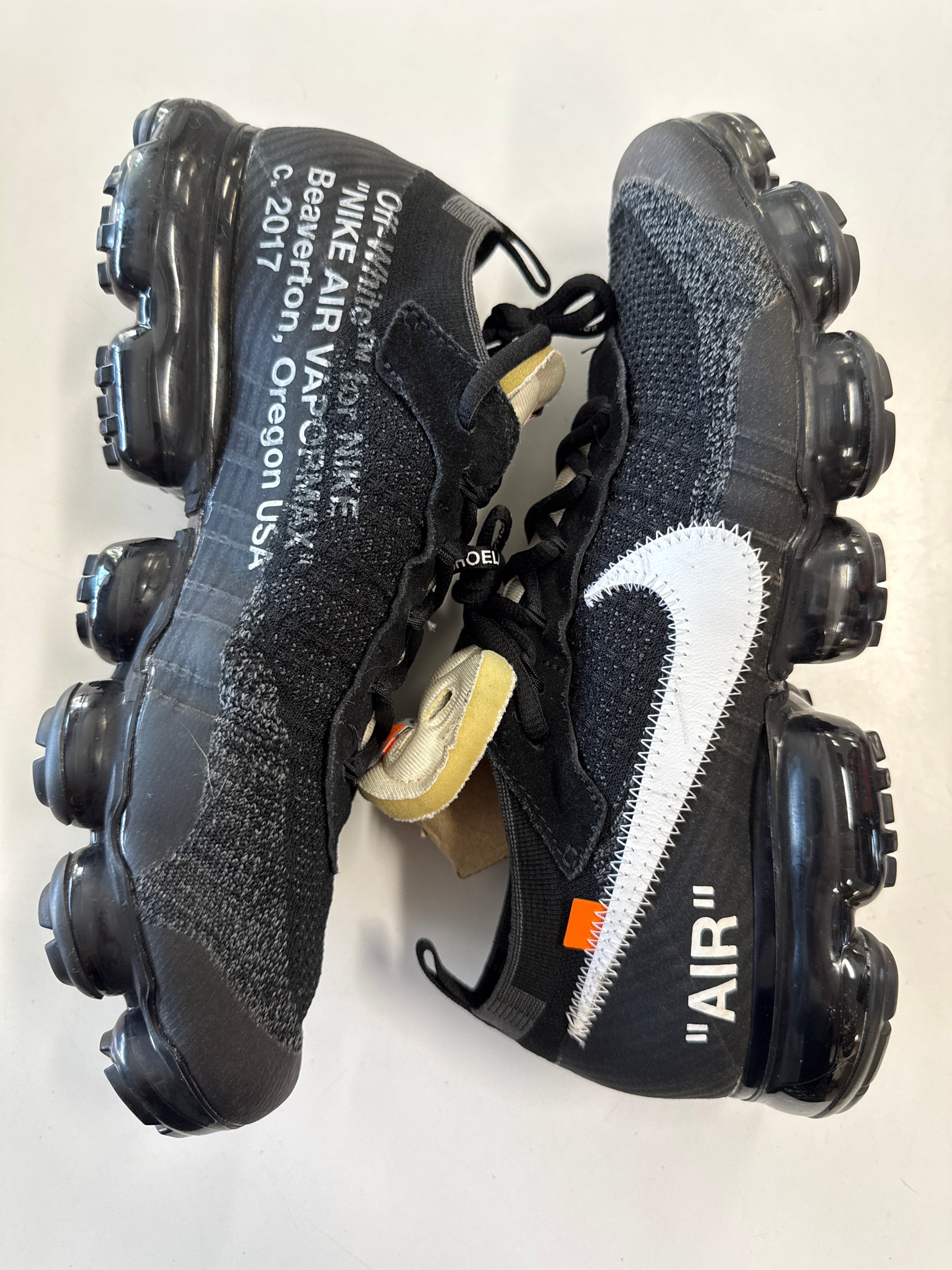 OFF WHITE AIR VAPORMAX BLACK - SIZE 11 (WORN)