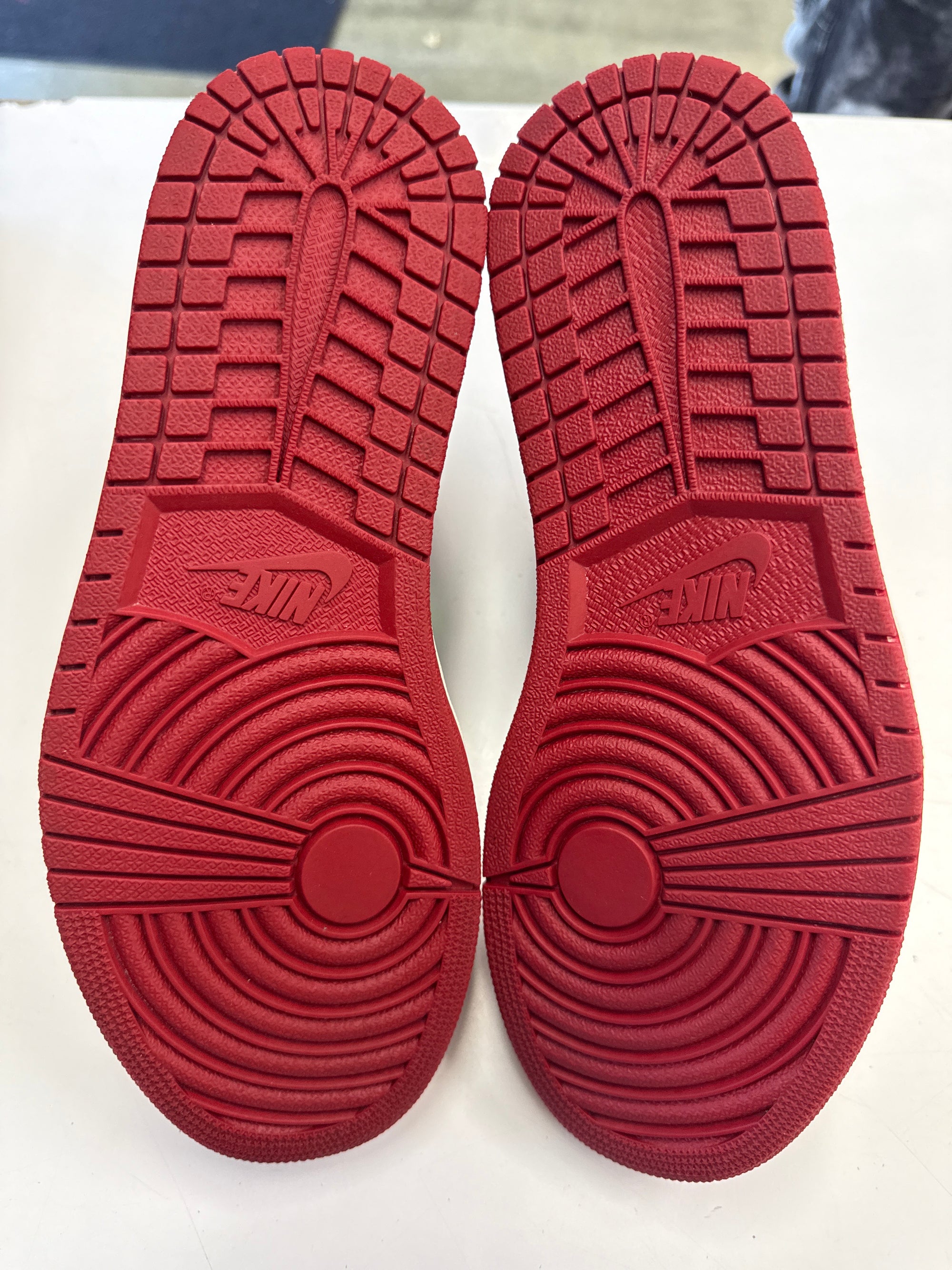 OFF WHITE AIR JORDAN 1 CHICAGO - SIZE 8 (WORN)