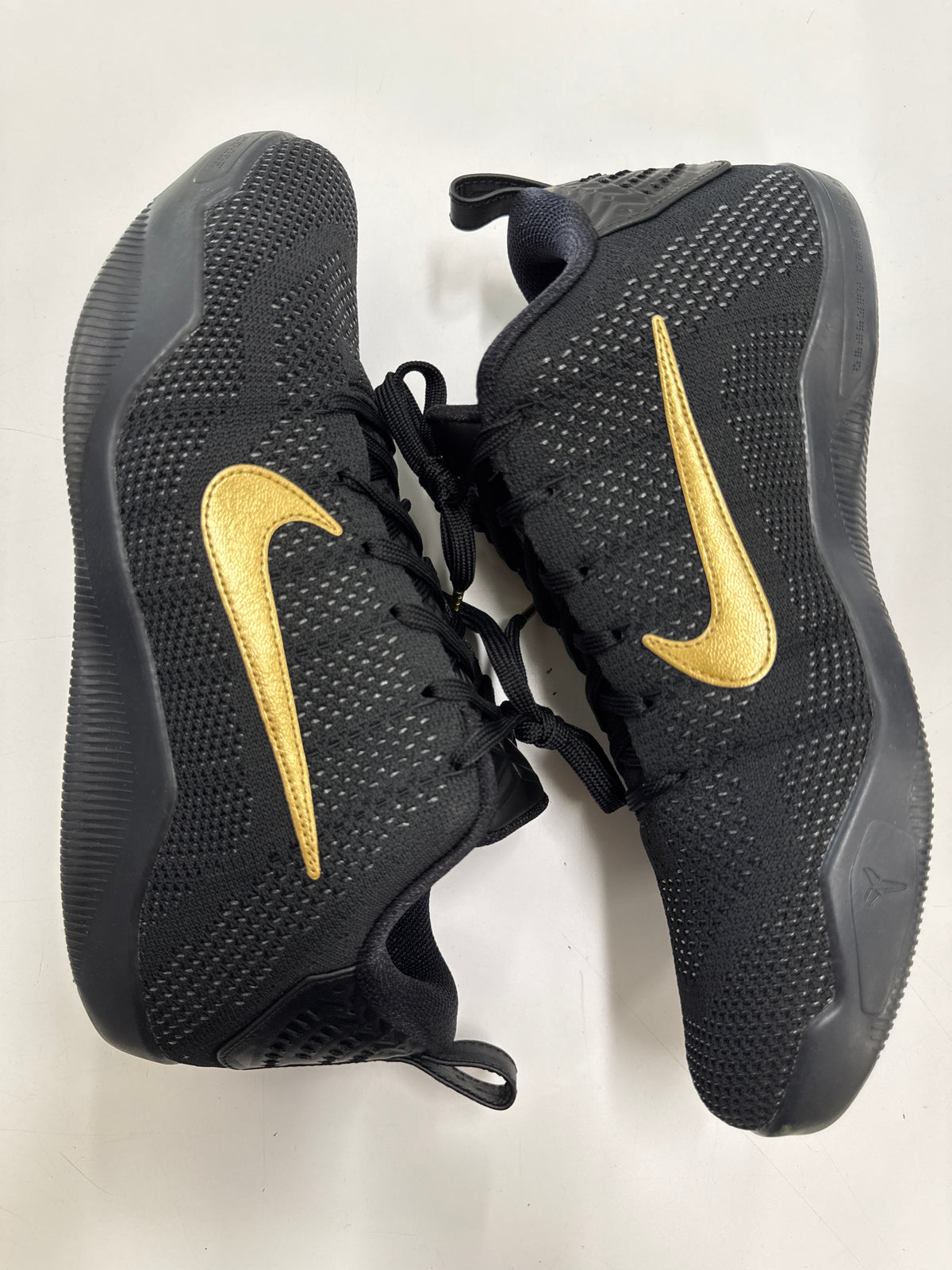 KOBE 11 ELITE PROTRO FADE TO BLACK - SIZE 10 (WORN)