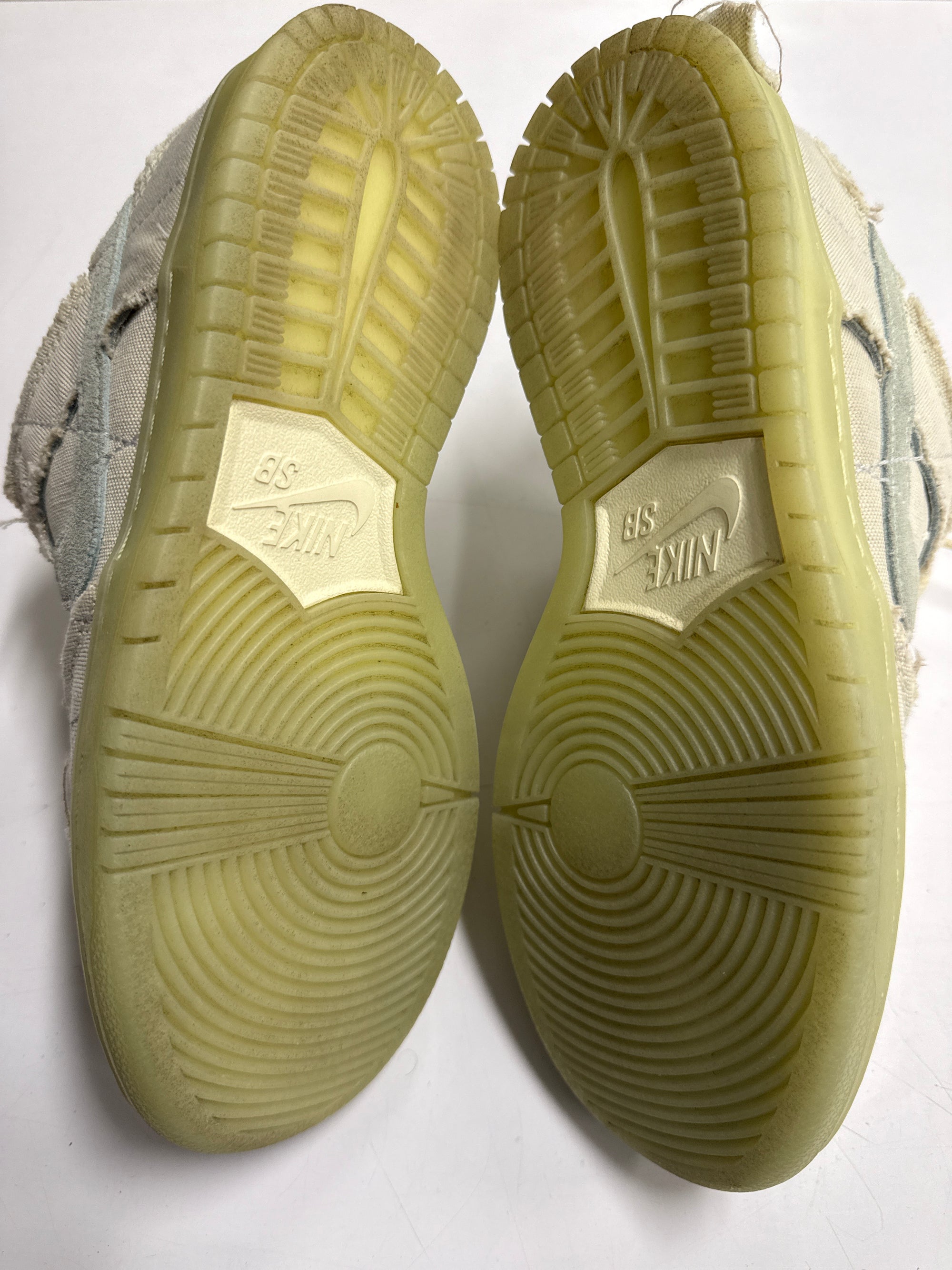 SB DUNK LOW MUMMY - SIZE 8 (WORN)