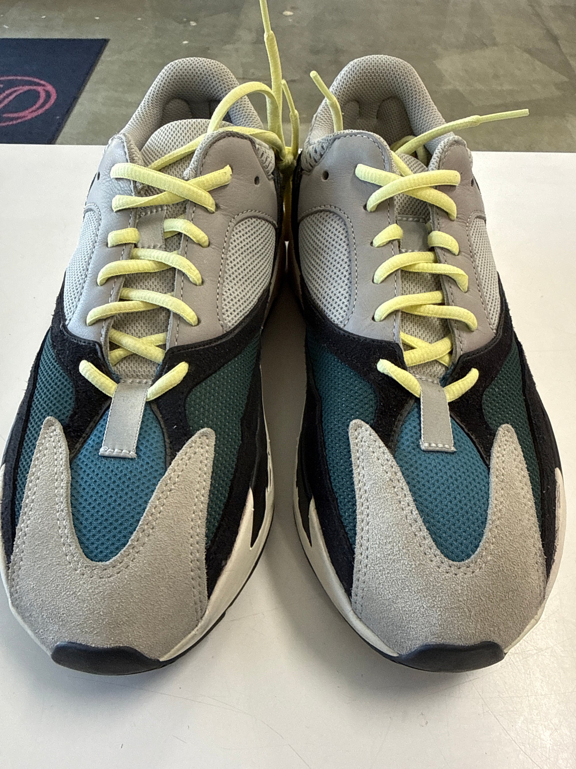 YEEZY BOOST 700 WAVE RUNNER - SIZE 9 (WORN)