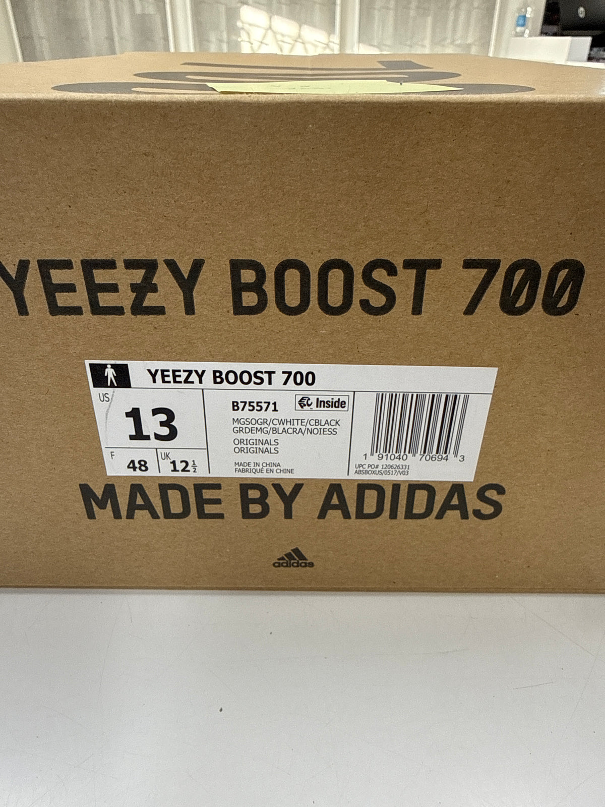 YEEZY BOOST 350 V2 BLACK RED - SIZE 11 (WORN)
