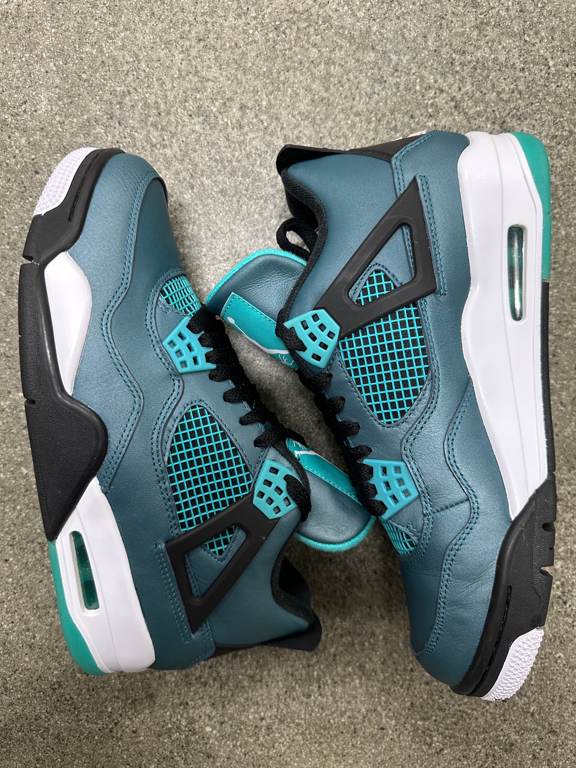 AIR JORDAN 4 TEAL - SIZE 8.5 (WORN) (SUPER CLEAN)