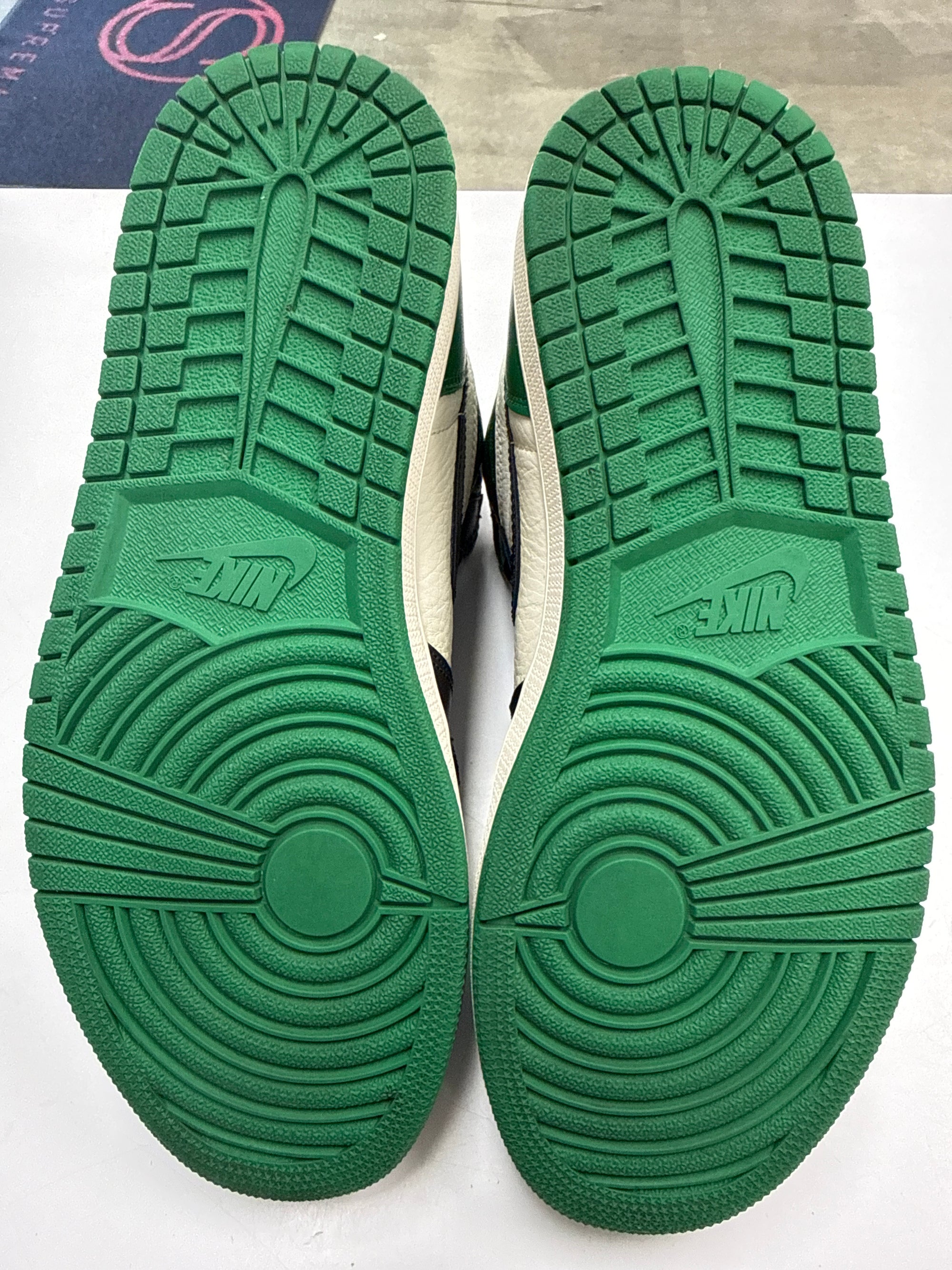 AIR JORDAN 1 HIGH PINE GREEN - SIZE 9 (WORN)