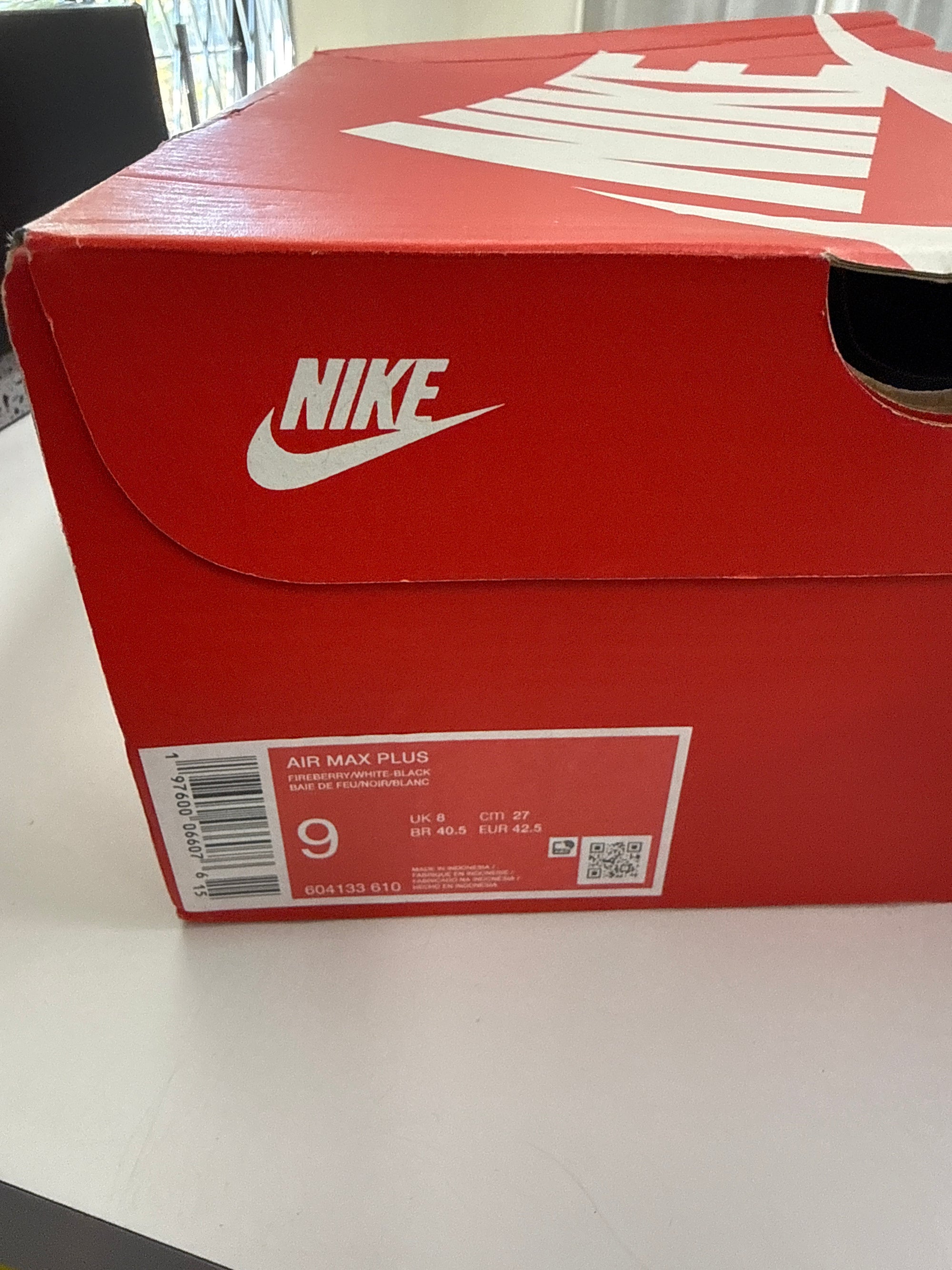 AIR MAX PLUS REBELLIOUS AIR FIREBERRY - SIZE 9 (WORN)