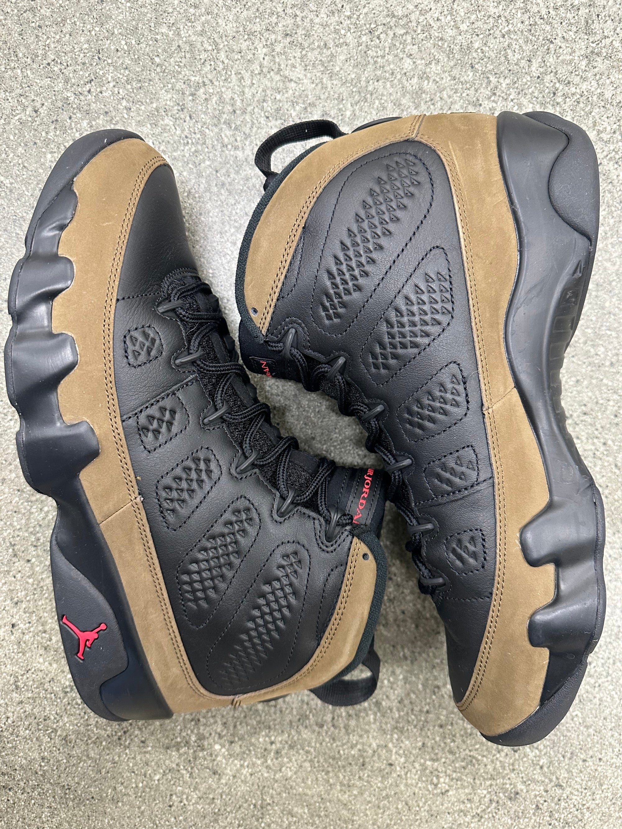 AIR JORDAN 9 OLIVE 2024 - SIZE 10.5 (WORN)