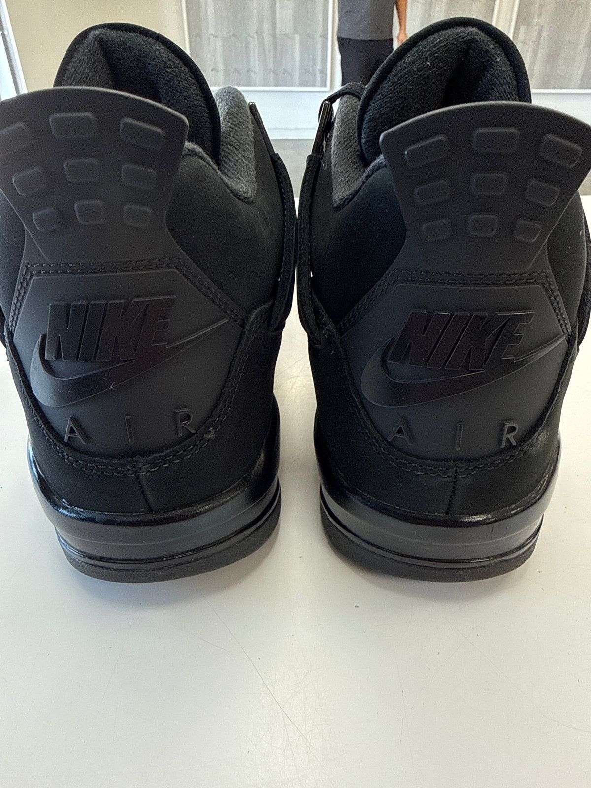 AIR JORDAN 4 BLACK CAT 2025 - SIZE 10 (WORN) - SUPER CLEAN