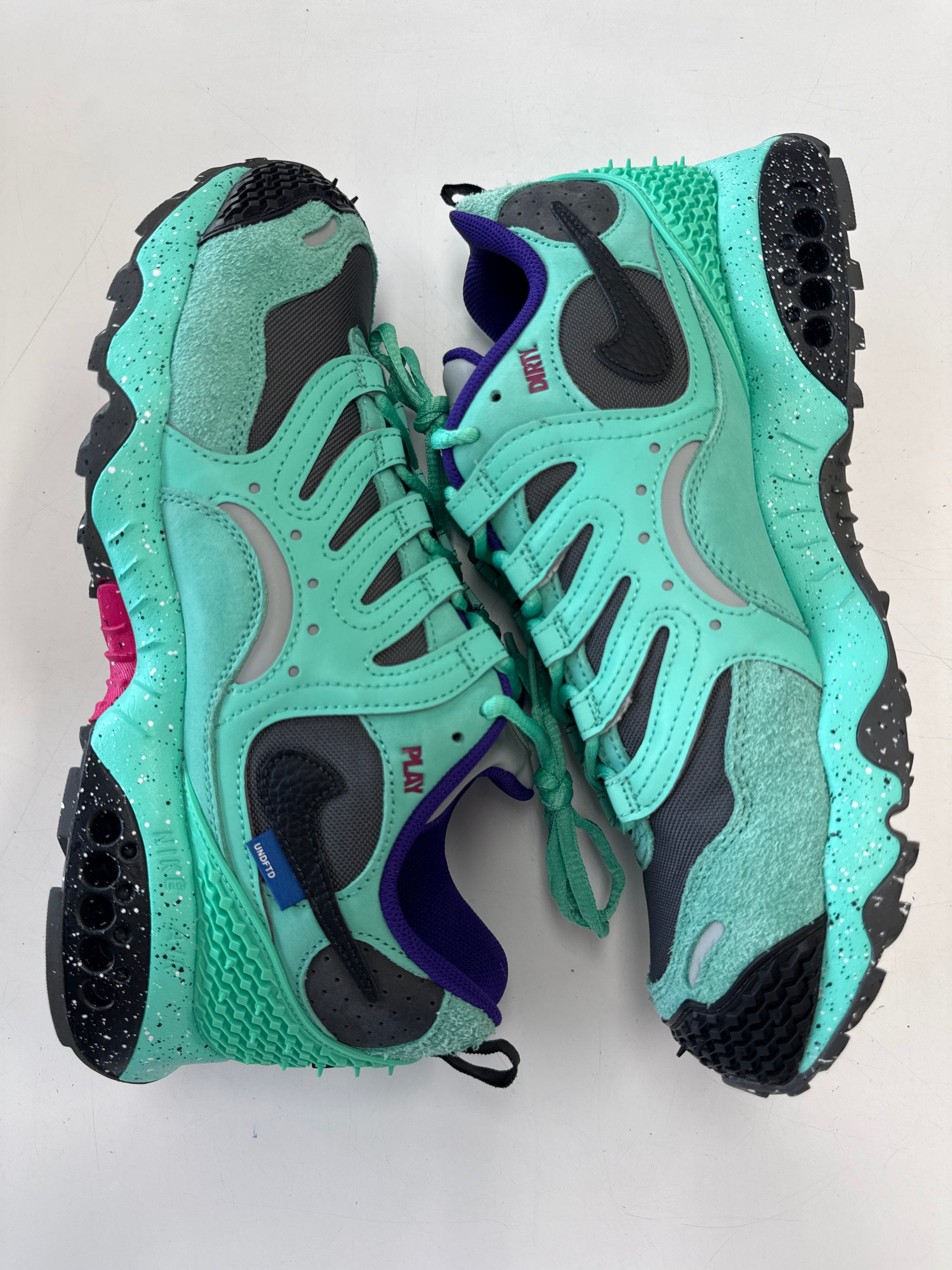 AIR TERRA HUMARA LIGHT MENTA - SIZE 10.5 (WORN) - SUPER CLEAN
