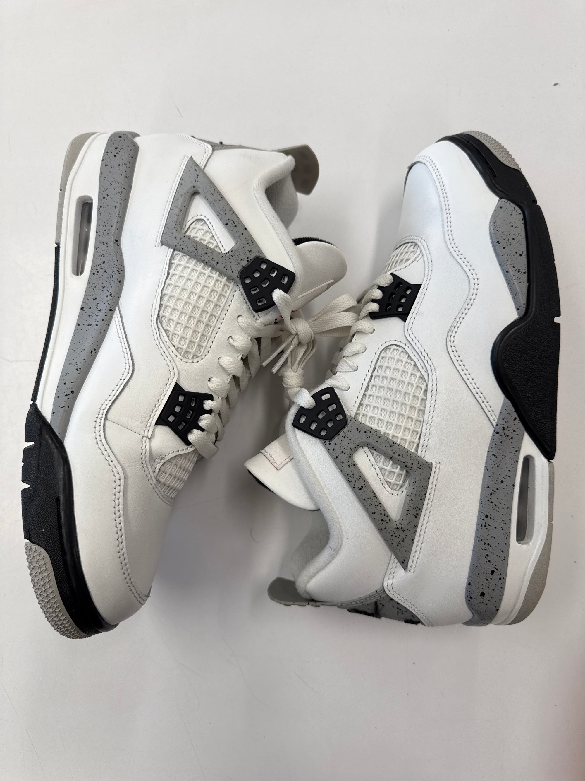 AIR JORDAN 4 WHITE CEMENT 2025 - SIZE 9.5 (WORN)