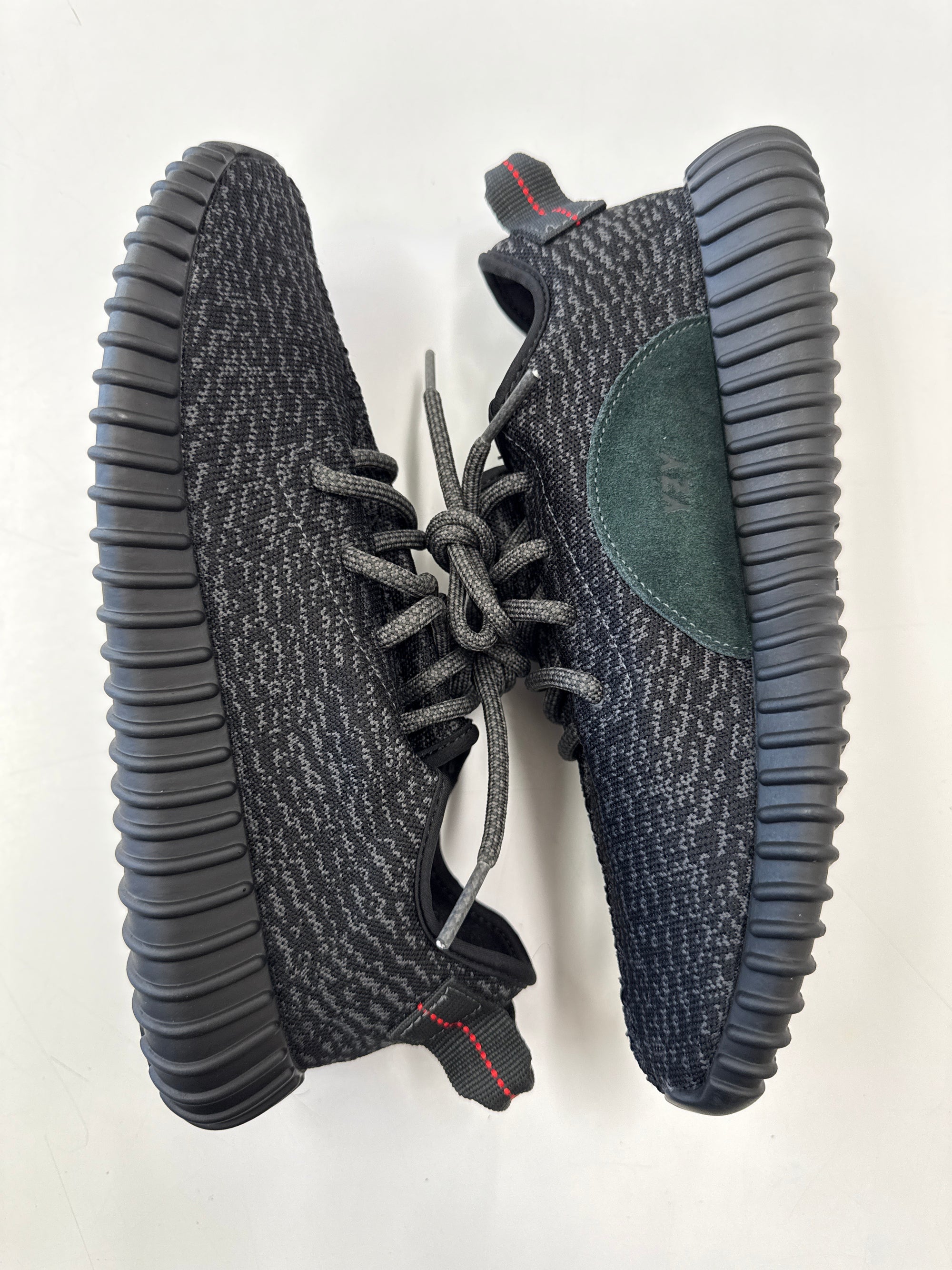 YEEZY BOOST 350 PIRATE BLACK 350 - SIZE 8.5 (WORN)