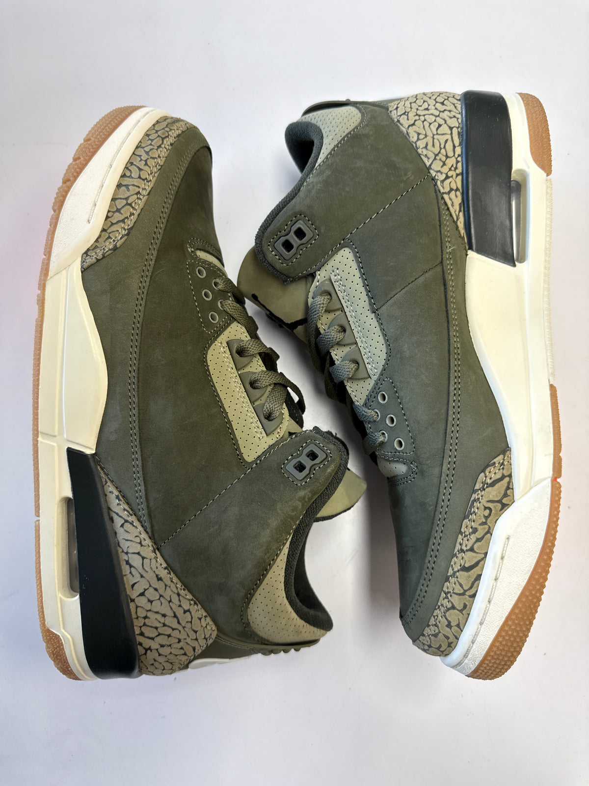 AIR JORDAN 3 FAMILY AFFAIR - SIZE 10 (WORN)