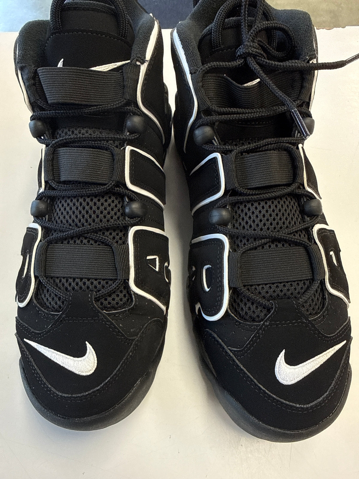 AIR MORE UPTEMPO 96 BLACK WHITE 2023 - SIZE 11 (WORN)