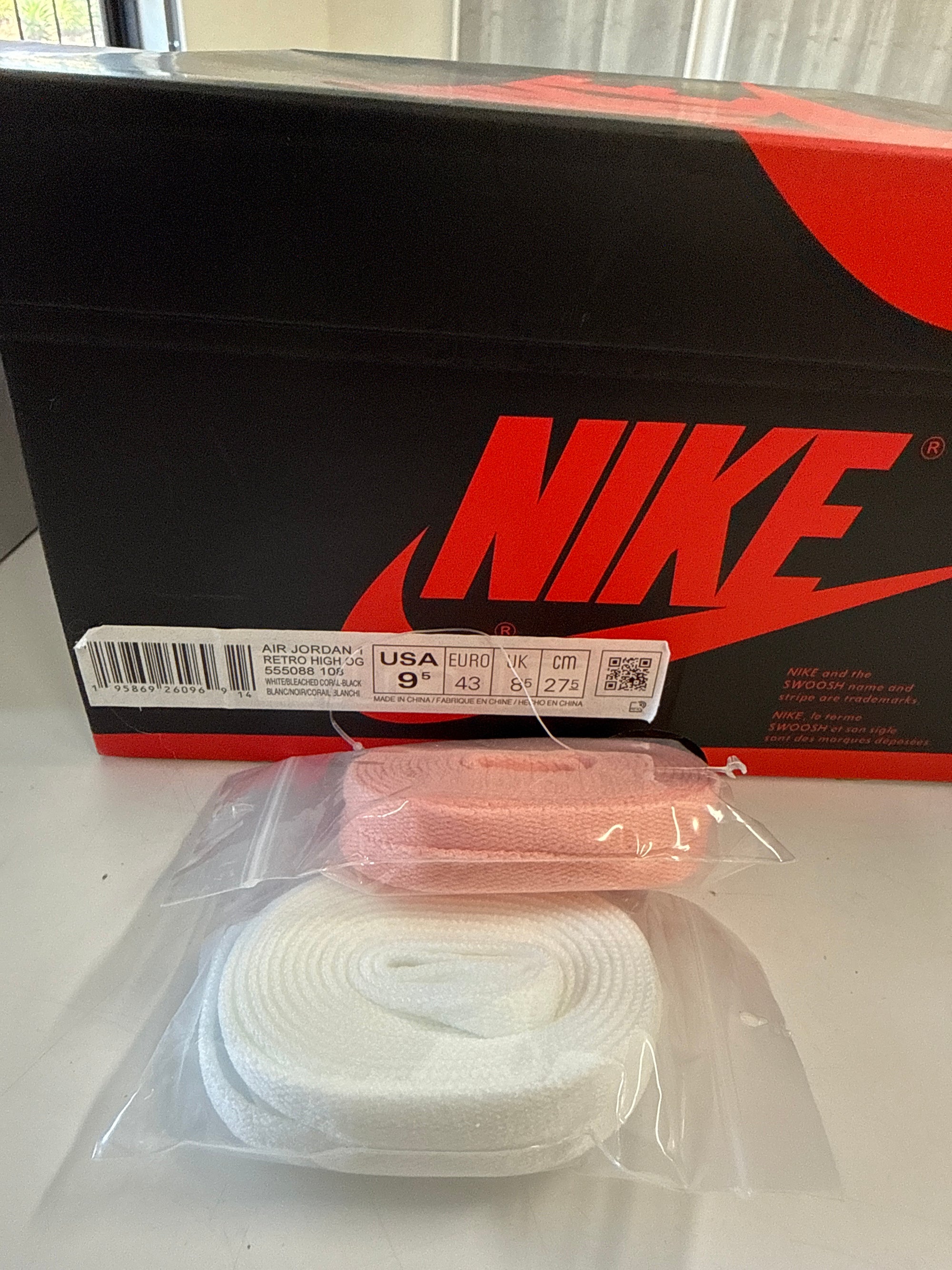 AIR JORDAN 1 HIGH BLEACHED CORAL - SIZE 9.5 (WORN)