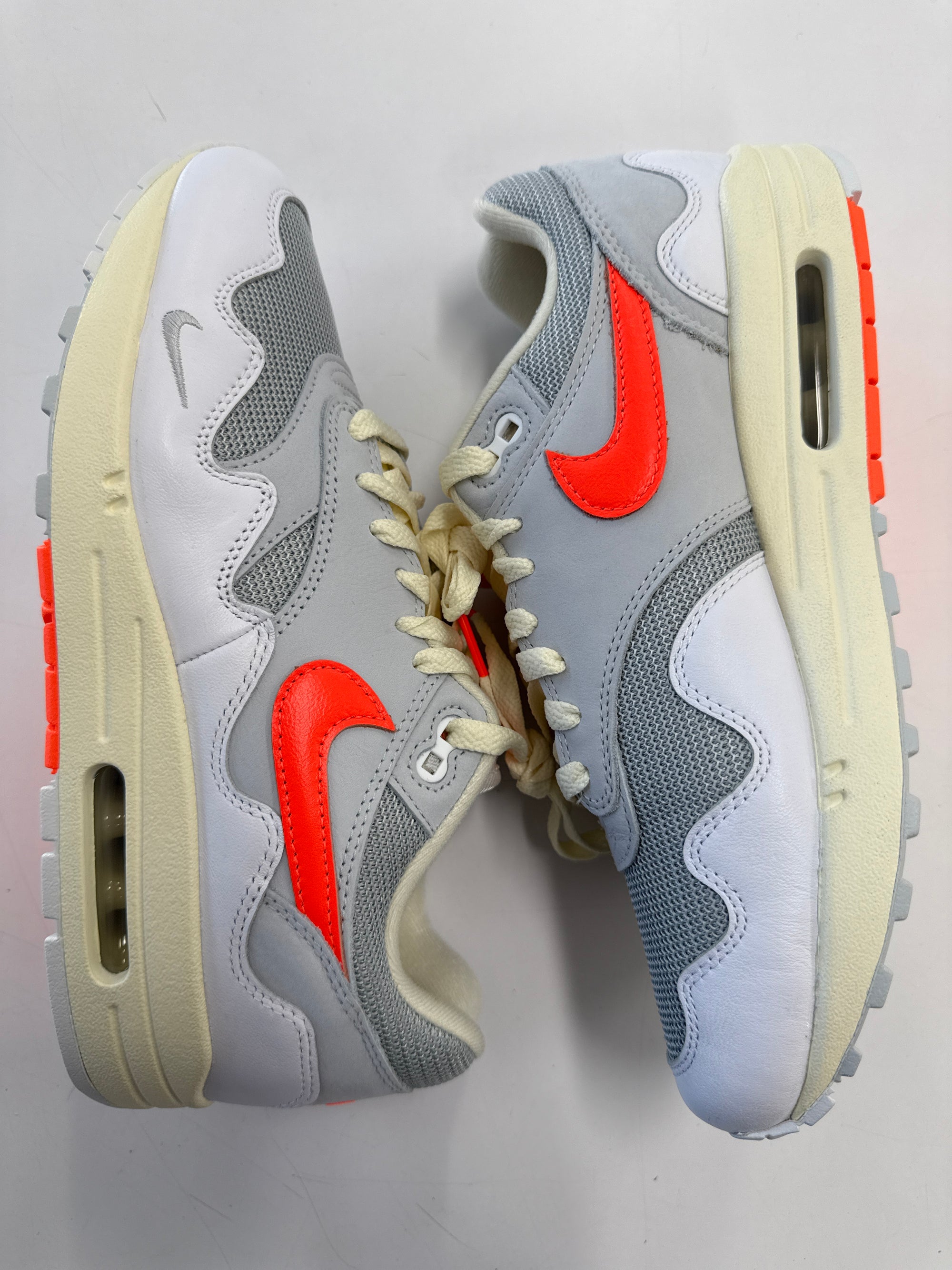AIR MAX 1 PATTA WAVES WHITE HYPER CRIMSON - SIZE 8.5 (WORN) - SUPER CLEAN