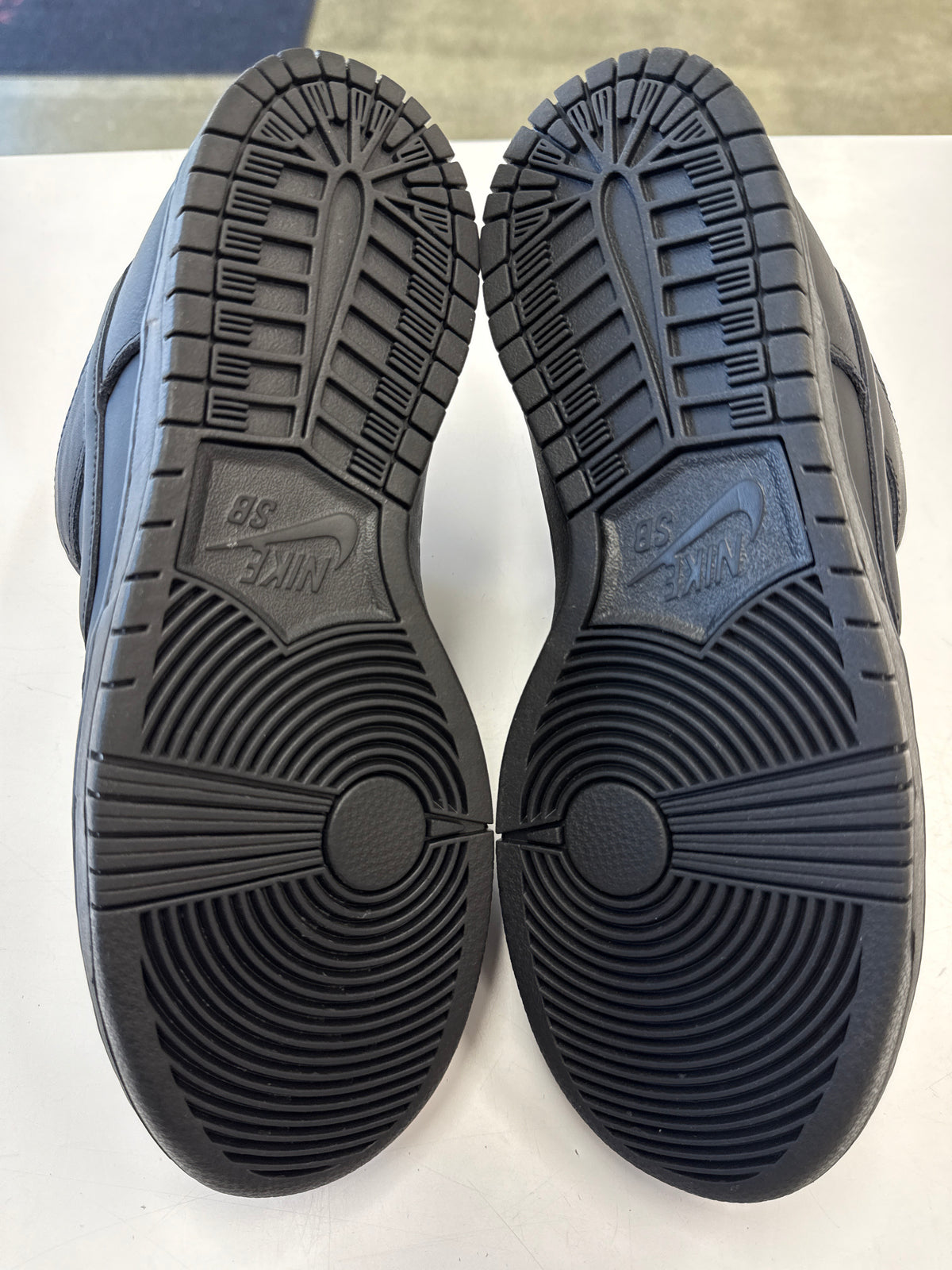 SB DUNK LOW TRIPLE BLACK - SIZE 9 (WORN)