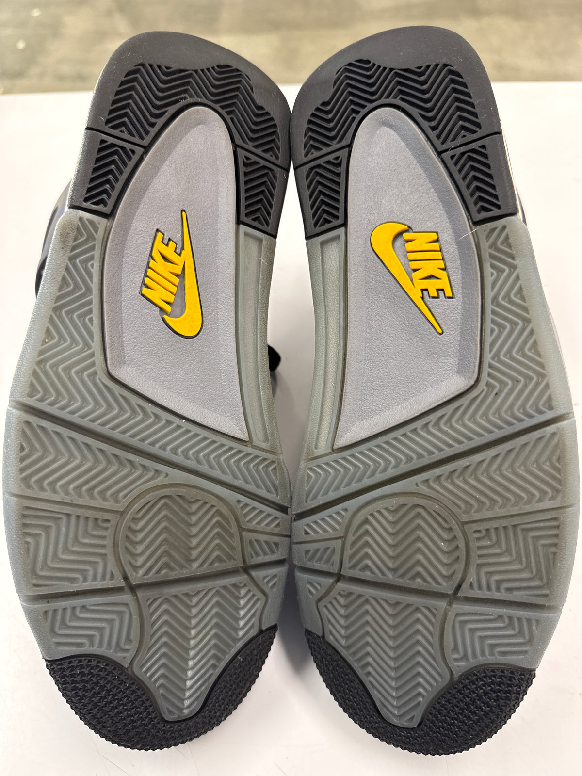AIR JORDAN 4 LAKERS - SIZE 10.5 (WORN)