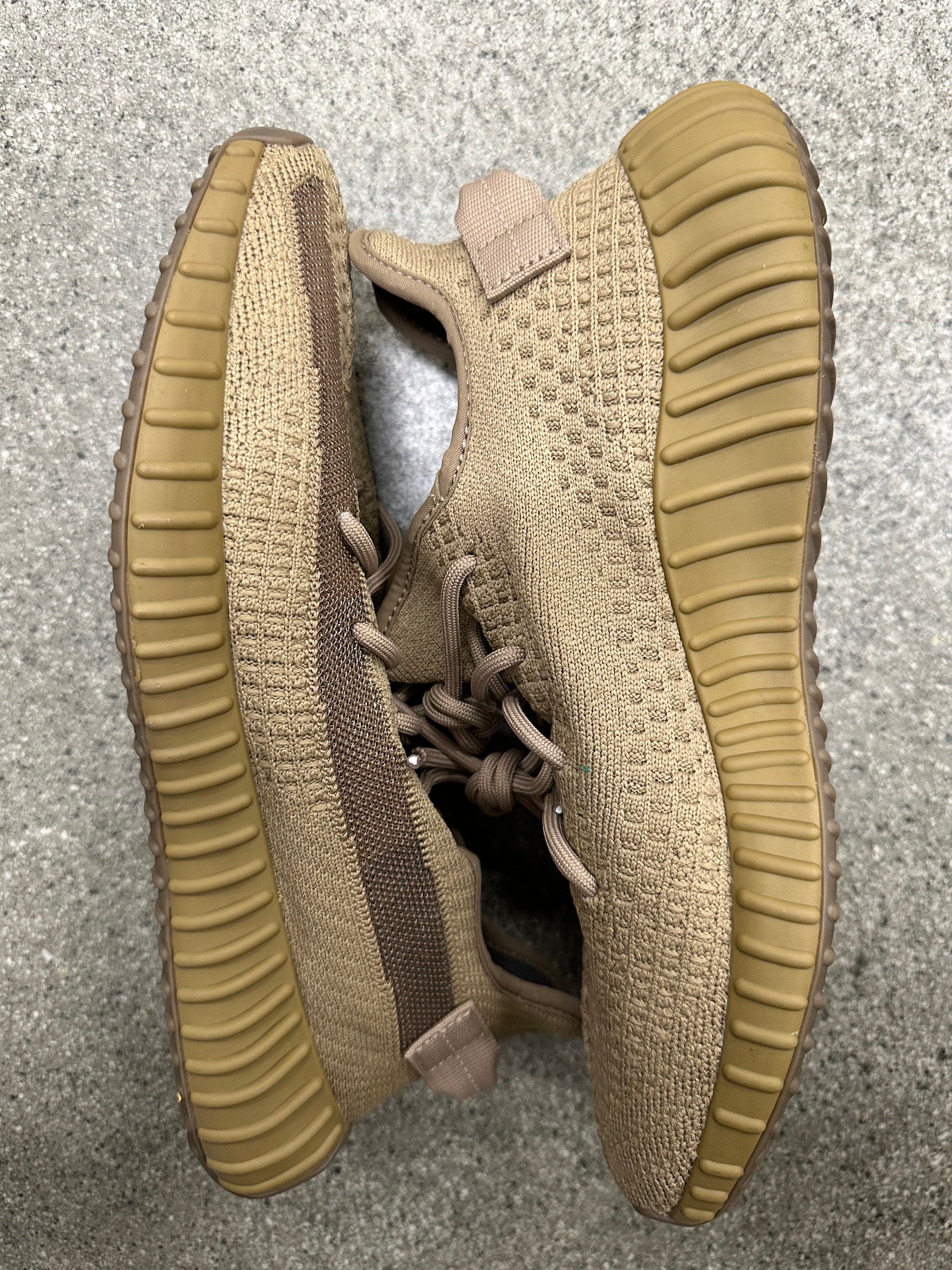 YEEZY 350 V2 EARTH - SIZE 10 (WORN)