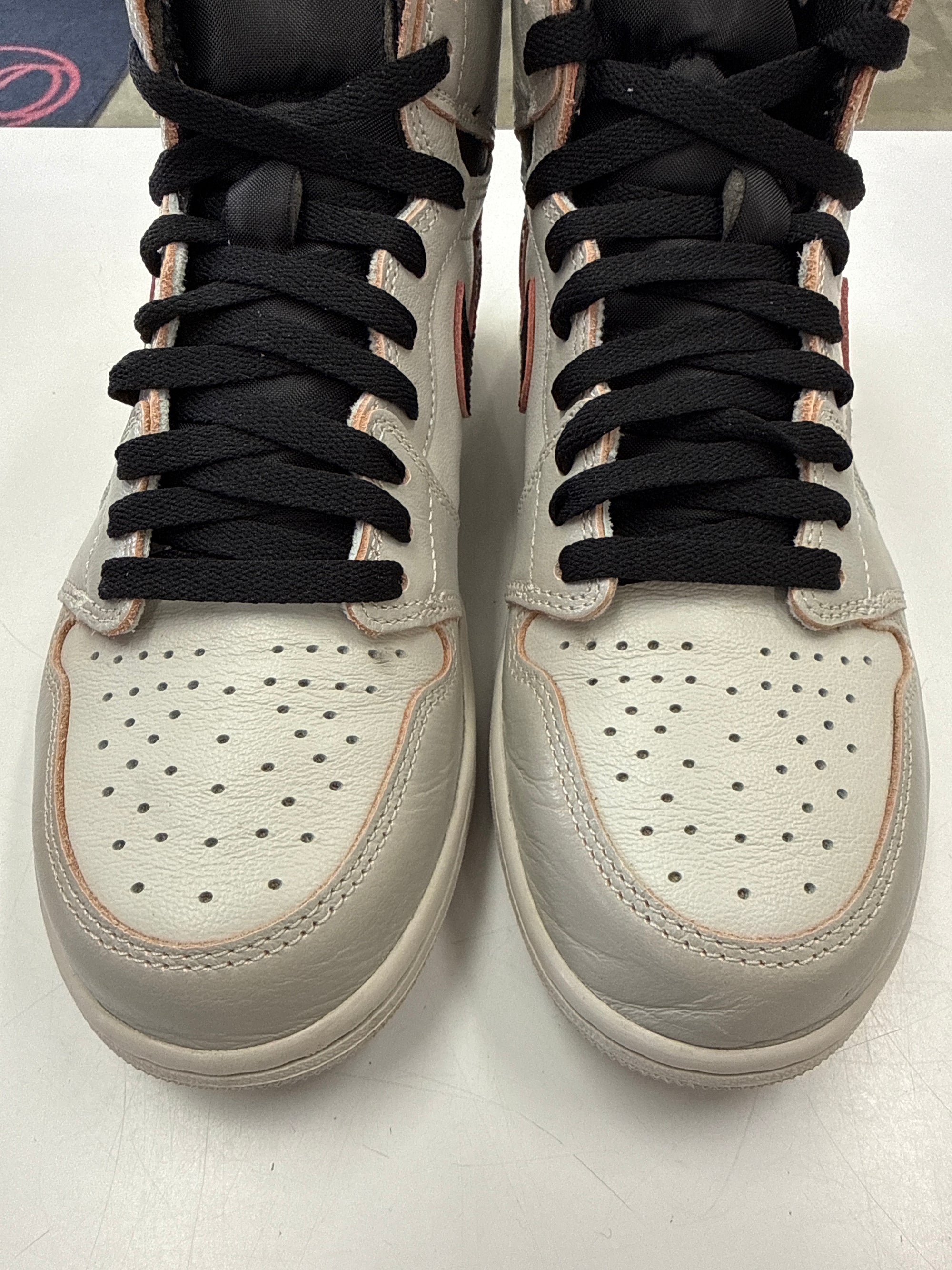 AIR JORDAN 1 HIGH NYC TO PARIS - SIZE 8 (WORN)