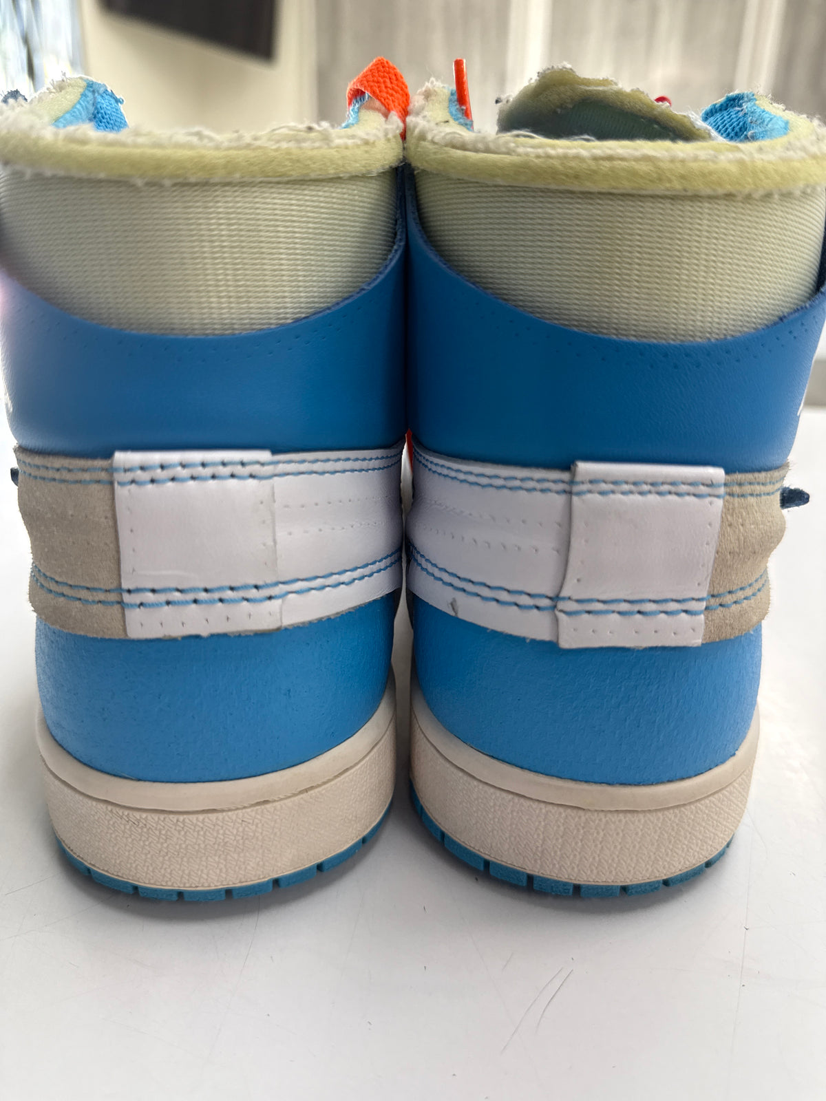 OFF WHITE AIR JORDAN 1 HIGH UNIVERSITY BLUE - SIZE 9.5 (WORN)
