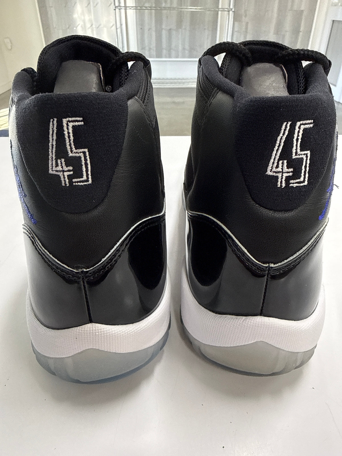 AIR JORDAN 11 SPACE JAM 2016 - SIZE 11 (WORN)