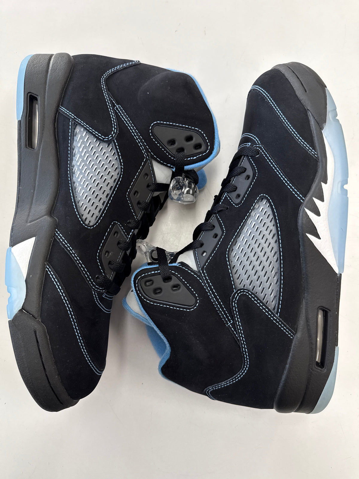 AIR JORDAN 5 BLACK UNIVERSITY BLUE 2026 - SIZE 11.5 (WORN