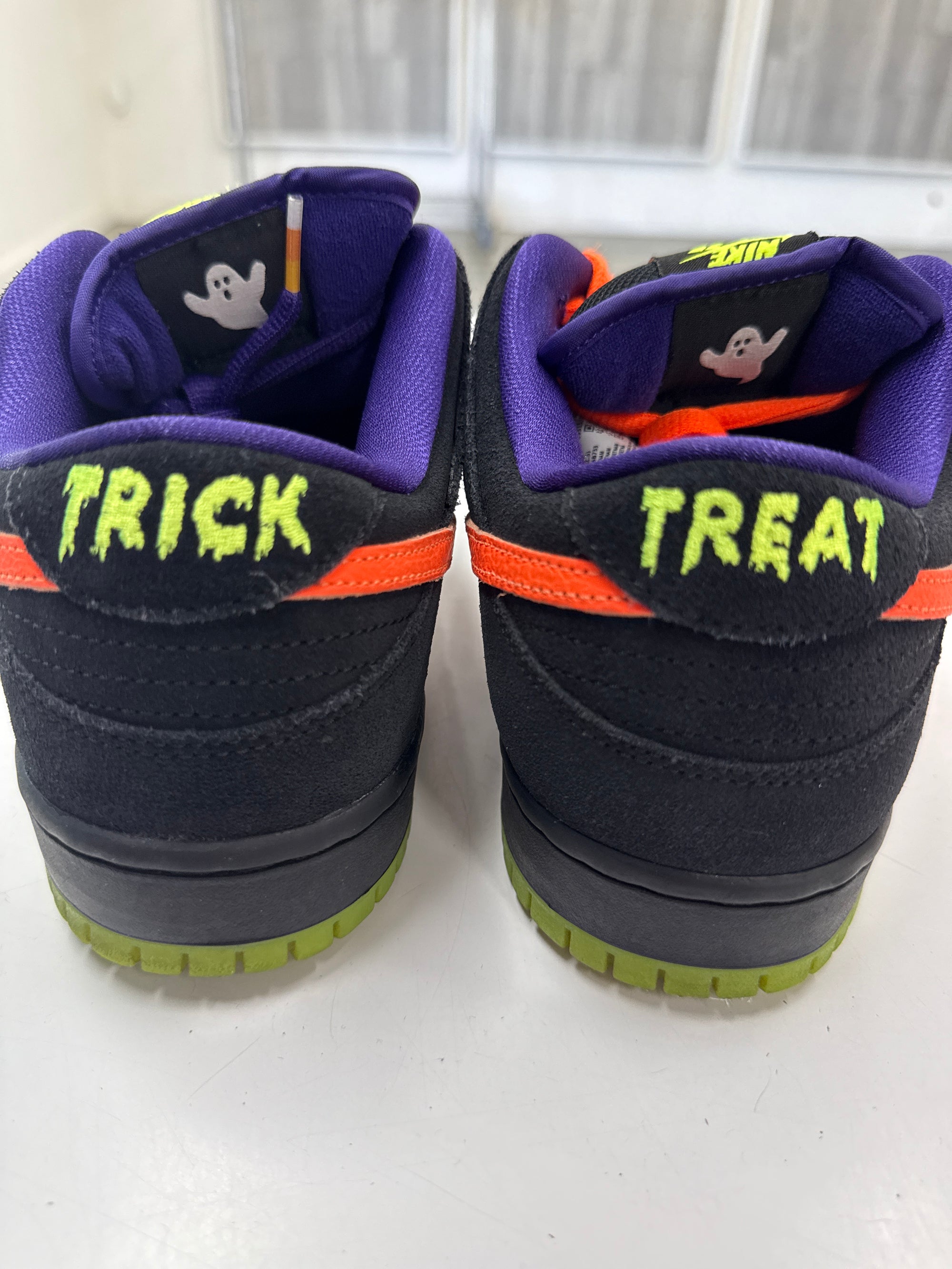 SB DUNK LOW PRO NIGHT OF MISCHIEF HALLOWEEN - SIZE 9 (WORN)