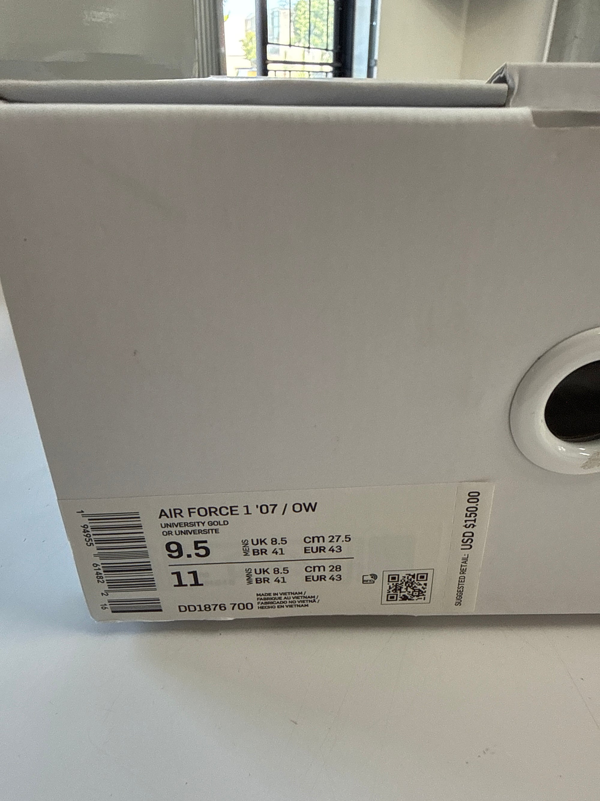 OFF WHITE AIR FORCE 1 LOW UNIVERSITY GOLD - SIZE 9.5 (WORN)