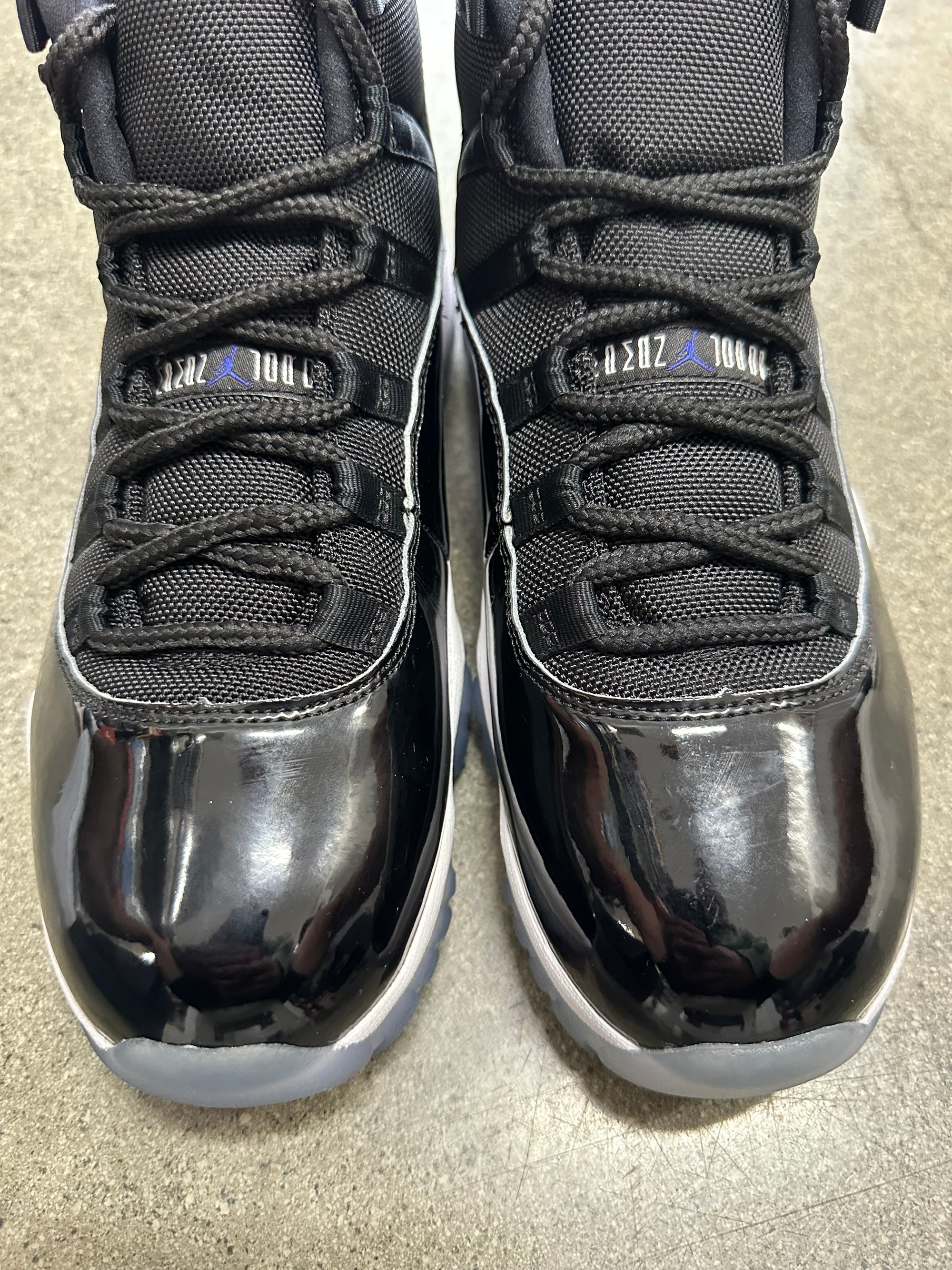 AIR JORDAN 11 SPACE JAM 2016 - SIZE 10.5 (WORN)