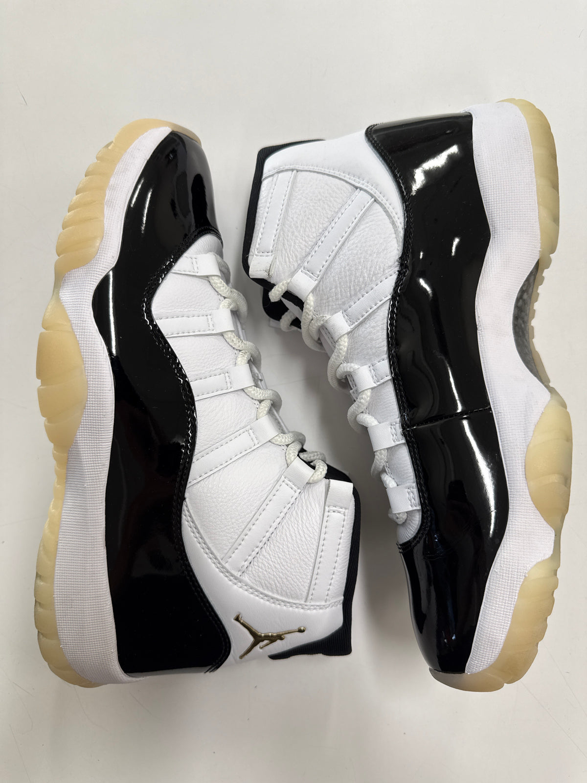 AIR JORDAN 11 DMP - SIZE 11 (WORN)