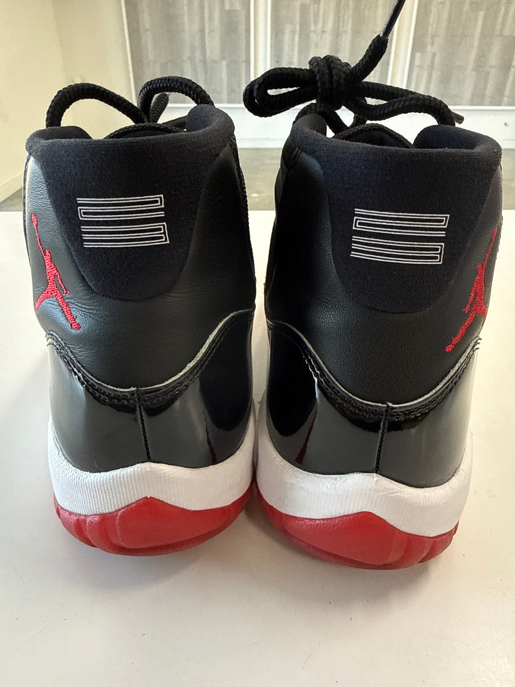 AIR JORDAN 11 BRED 2019 - SIZE 9.5 (WORN)