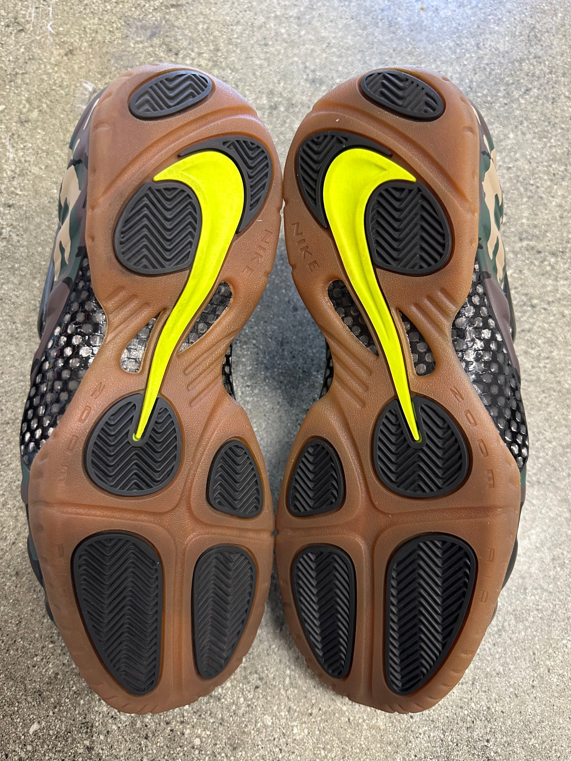 AIR FOAMPOSITE PRO PRM CAMO - SIZE 11.5 (WORN)