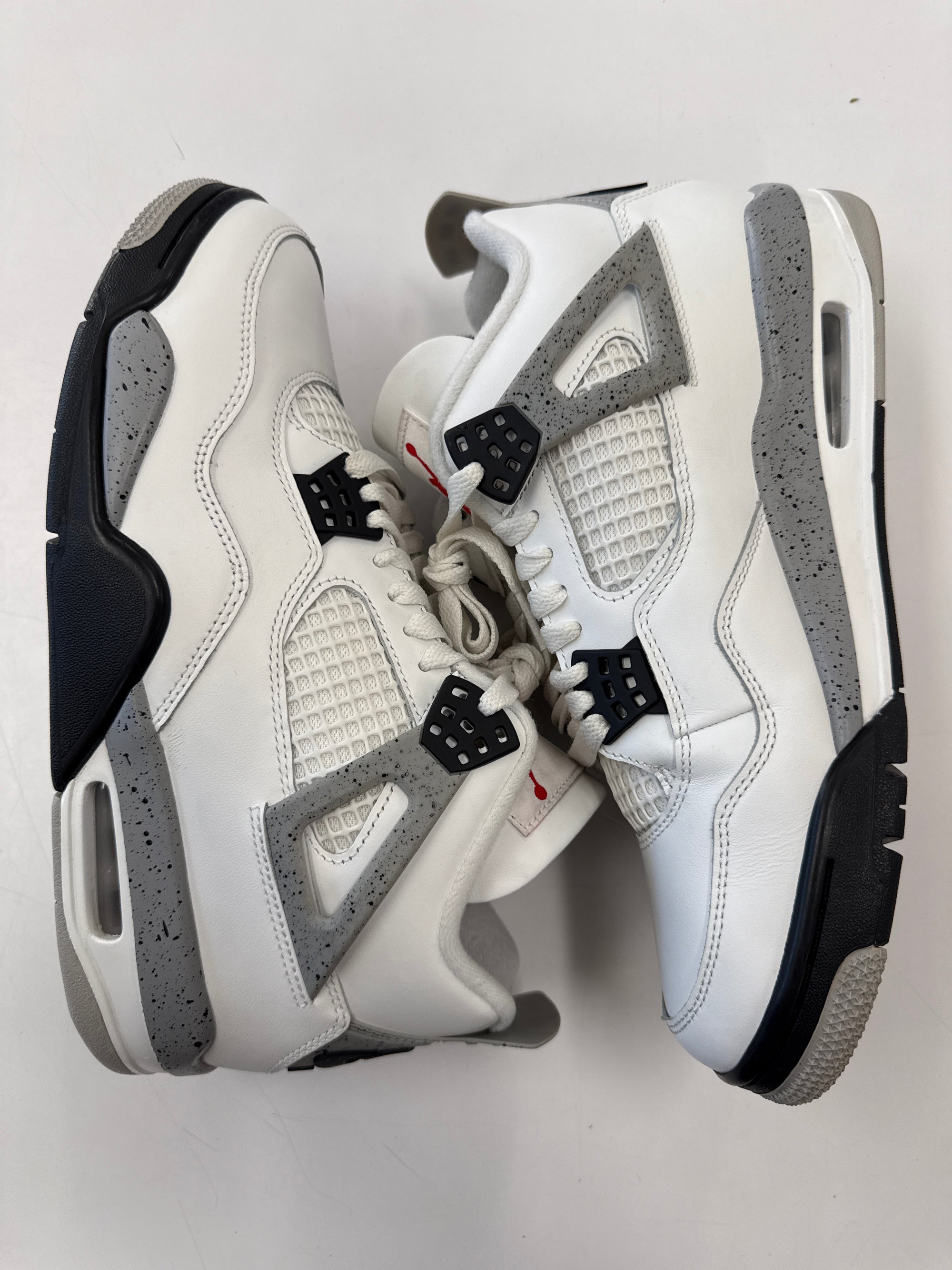 AIR JORDAN 4 WHITE CEMENT 2025 - SIZE 9.5 (WORN)