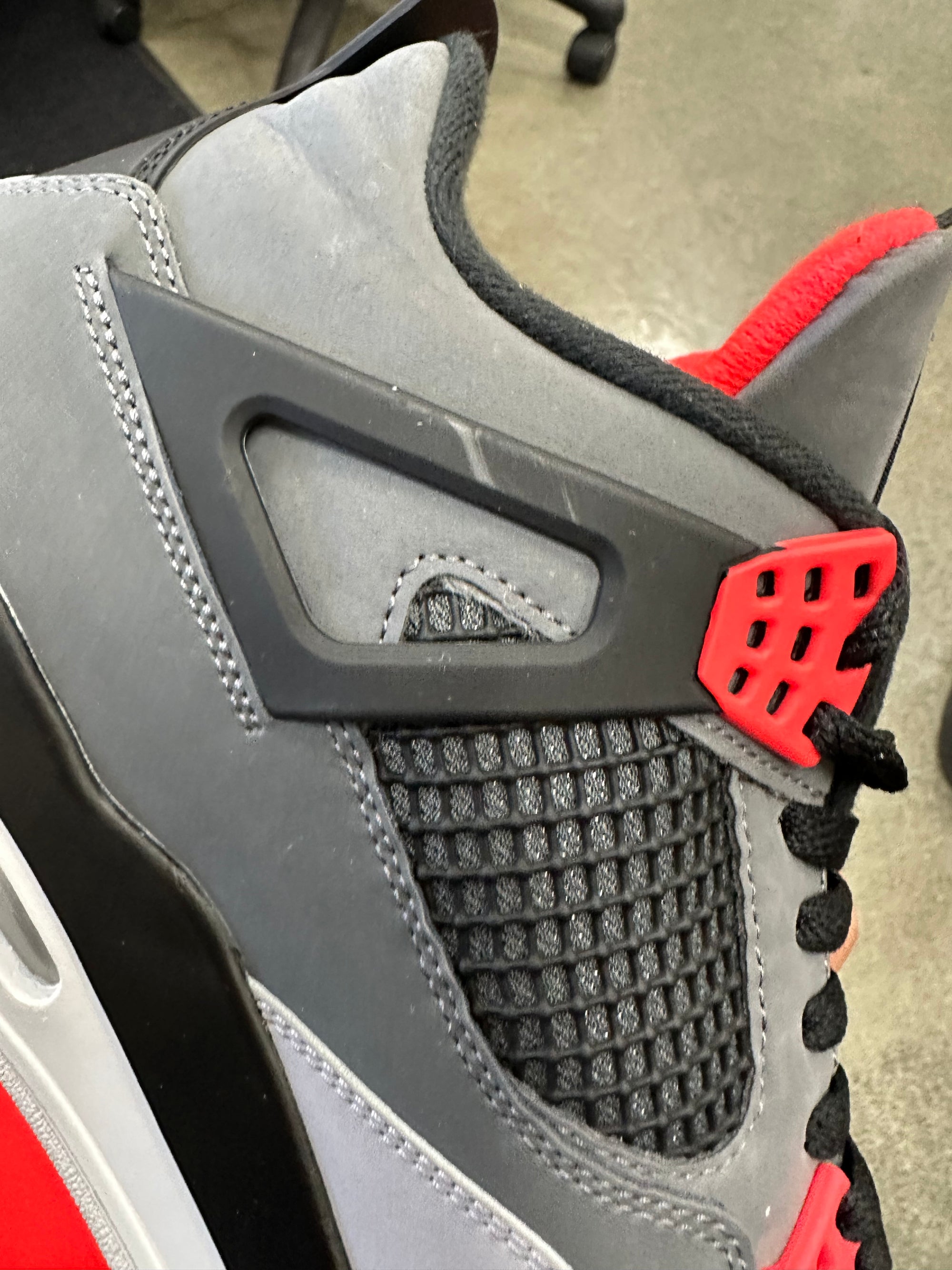 AIR JORDAN 4 INFRARED - SIZE 11.5 (WORN)