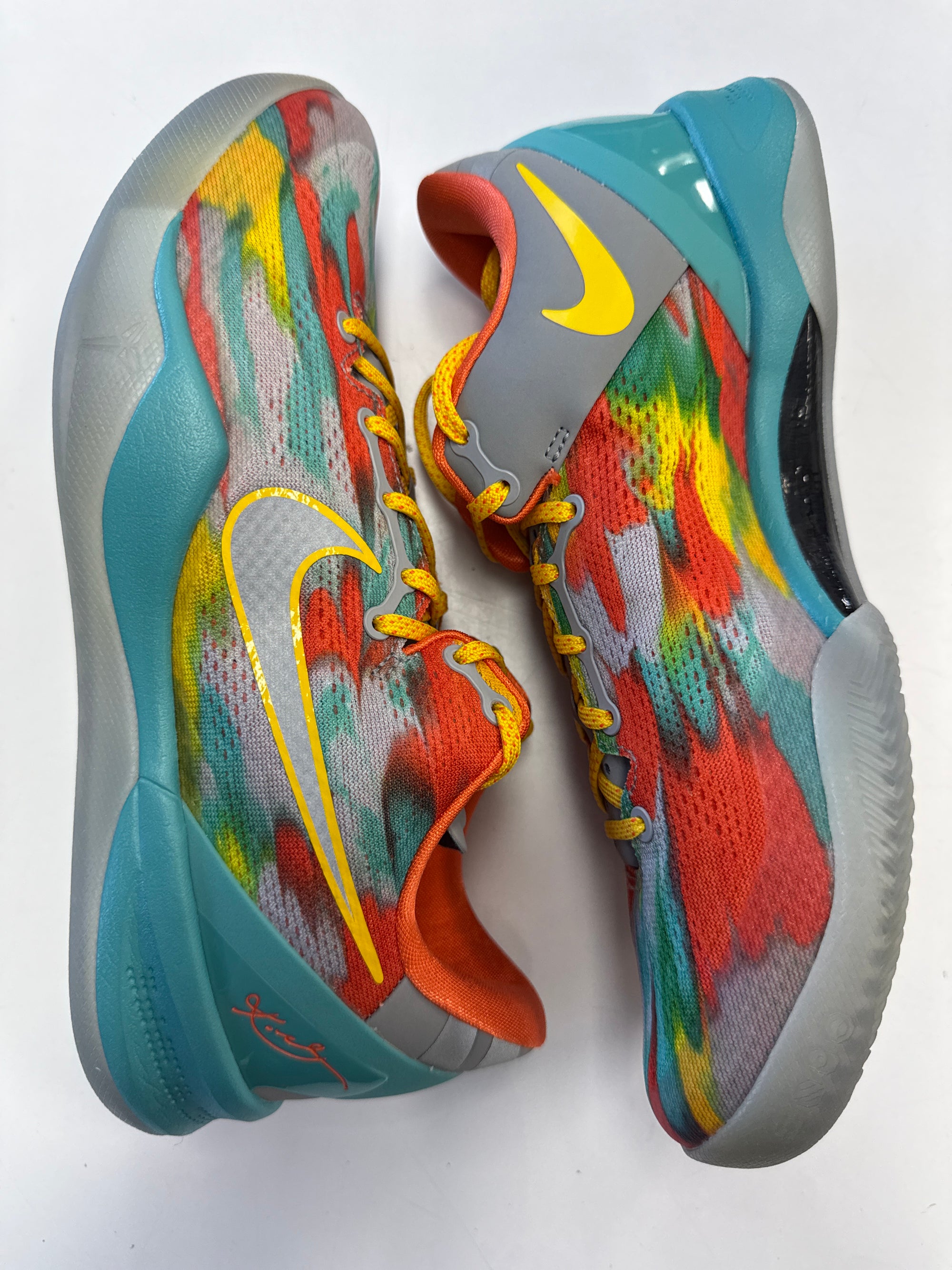 KOBE 8 PROTRO VENICE BEACH 2024 - SIZE 9 (WORN)