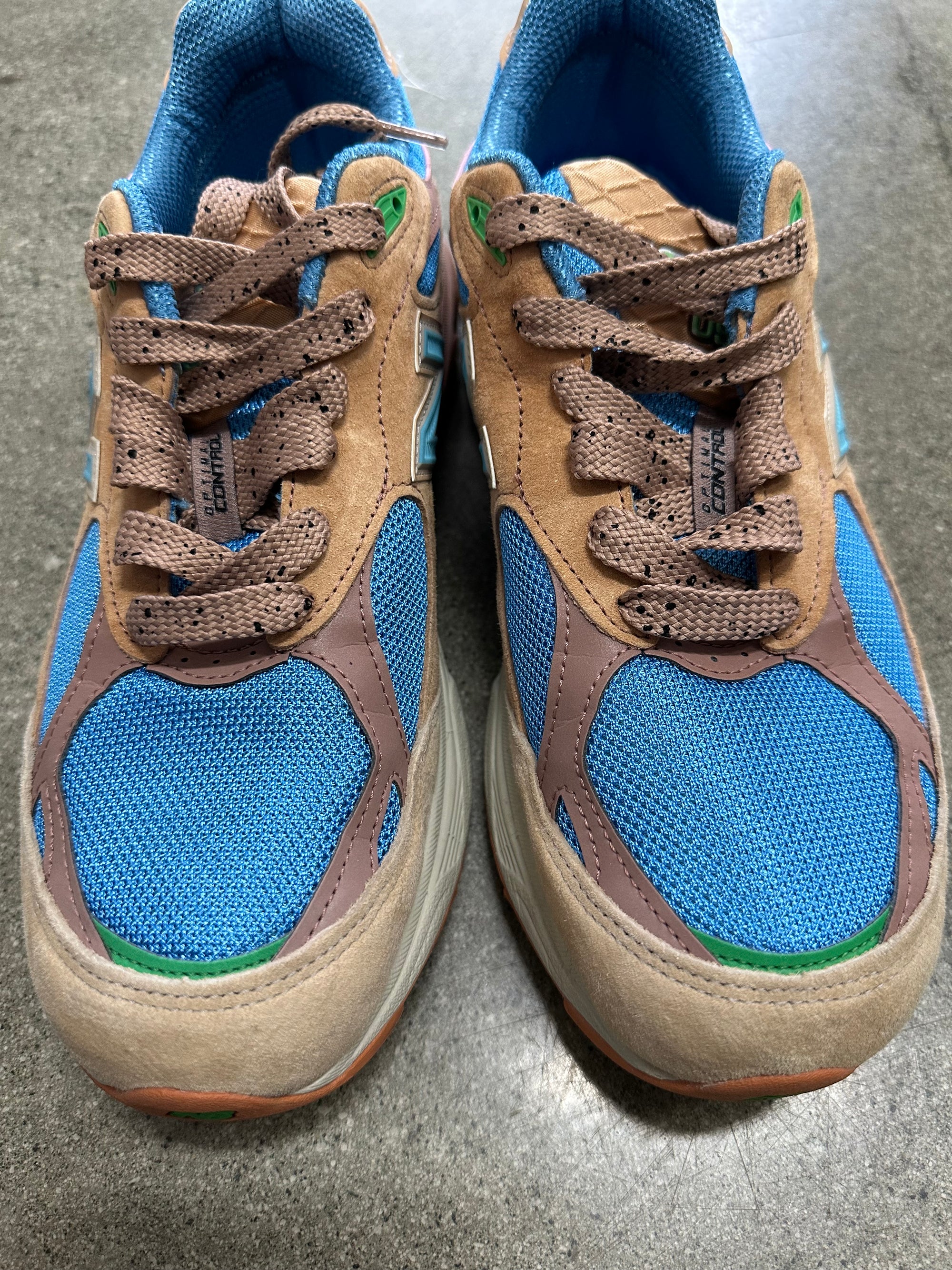 NEW BALANCE 990 JOE FRESHGOODS OUTISIDE CLOTHES - SIZE 10.5 (WORN)