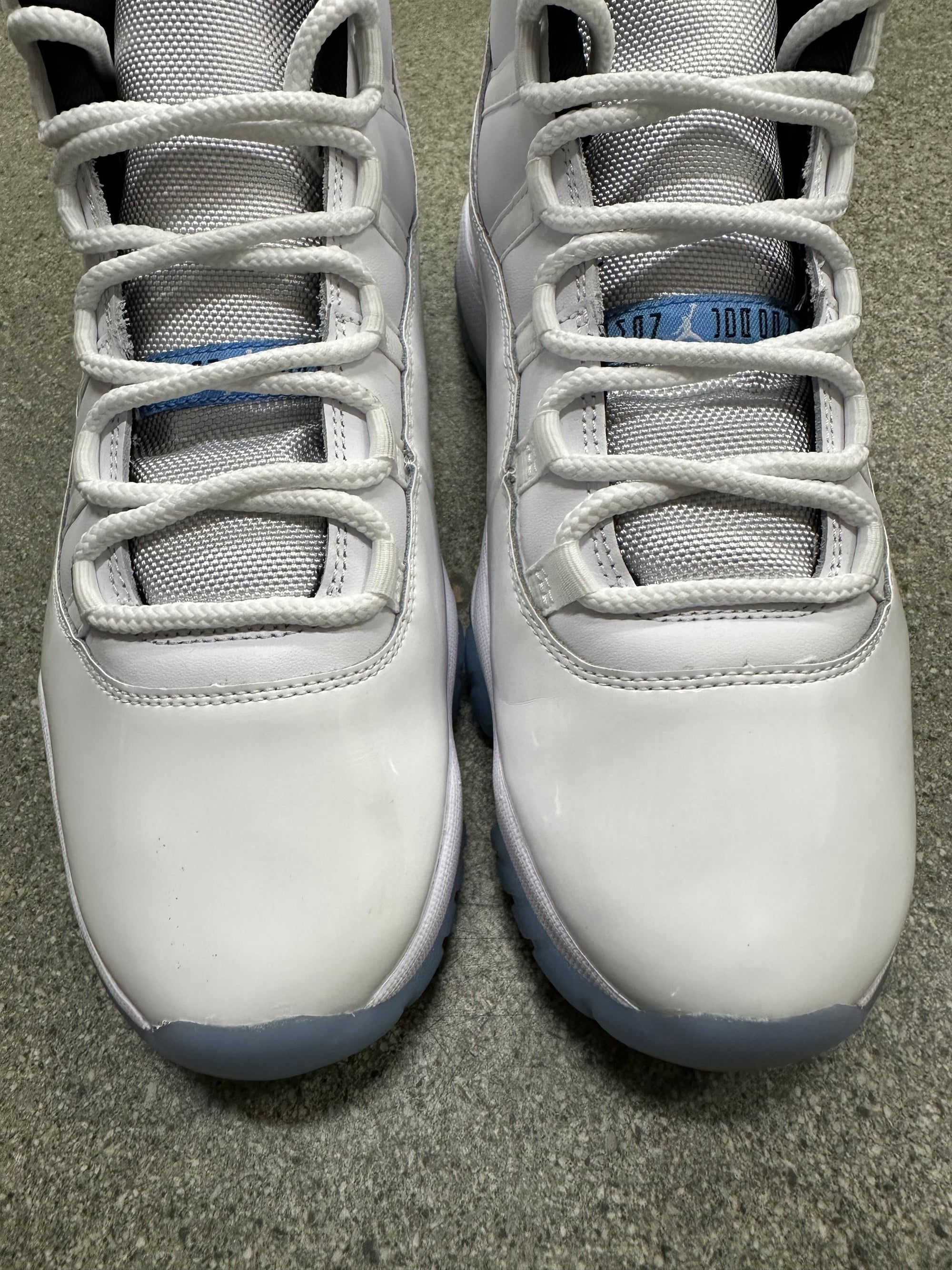 AIR JORDAN 11 LEGEND BLUE - SIZE 11 (WORN) - SUPER CLEAN