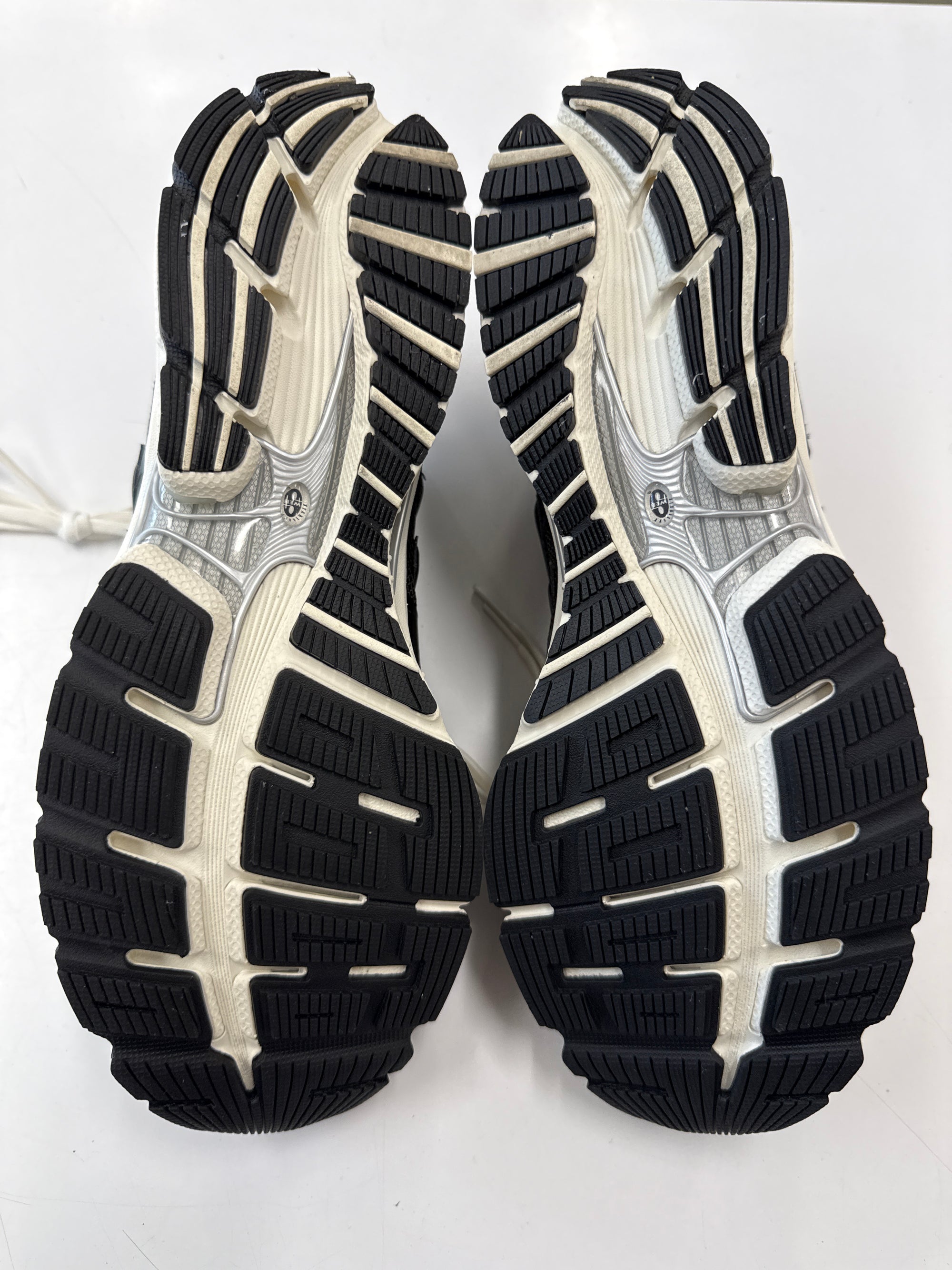 NEW BALANCE 1890 JJJJOUND BLACK WHITE - SIZE 8.5 (WORN)