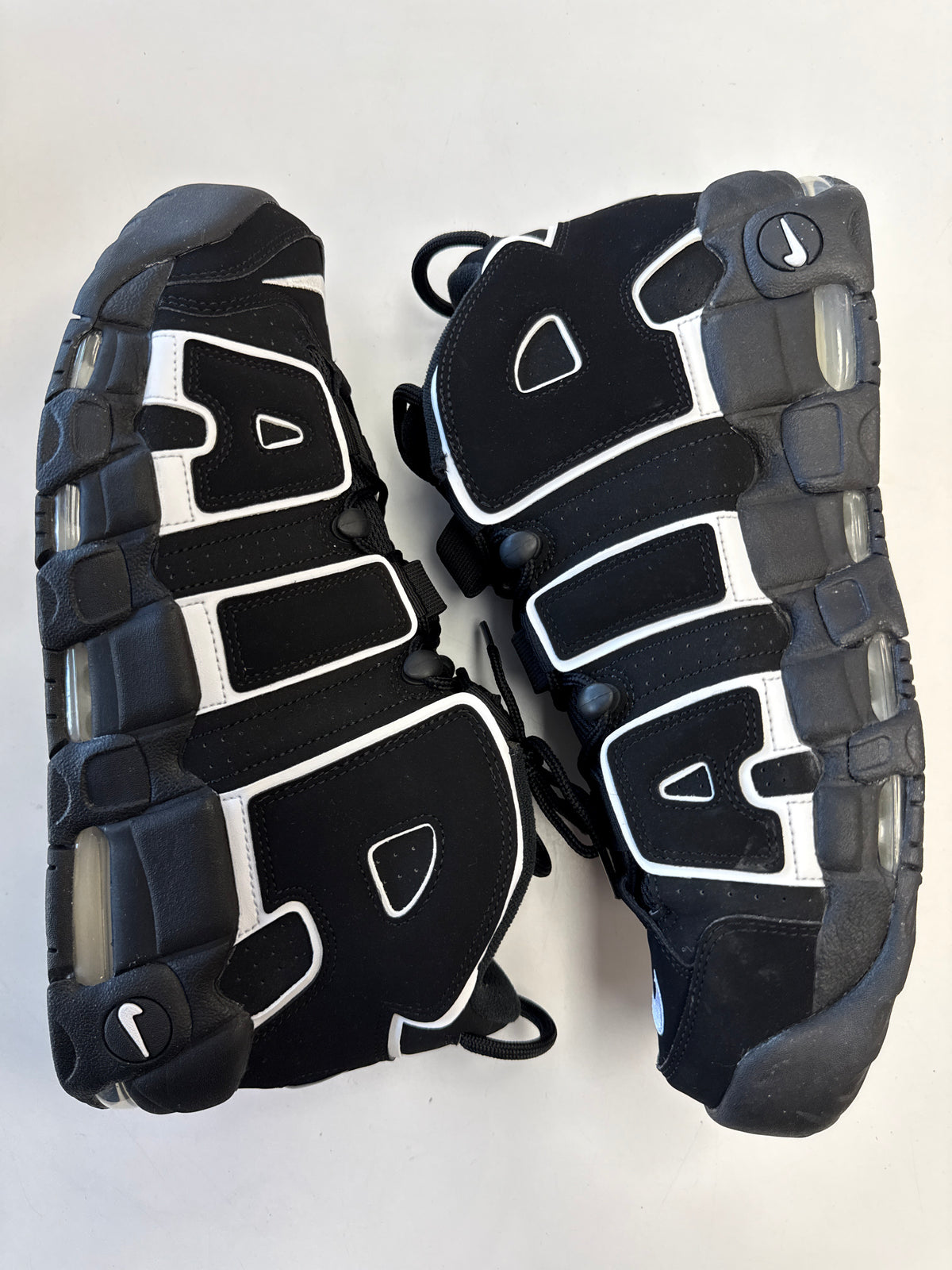AIR MORE UPTEMPO 96 BLACK WHITE 2023 - SIZE 11 (WORN)