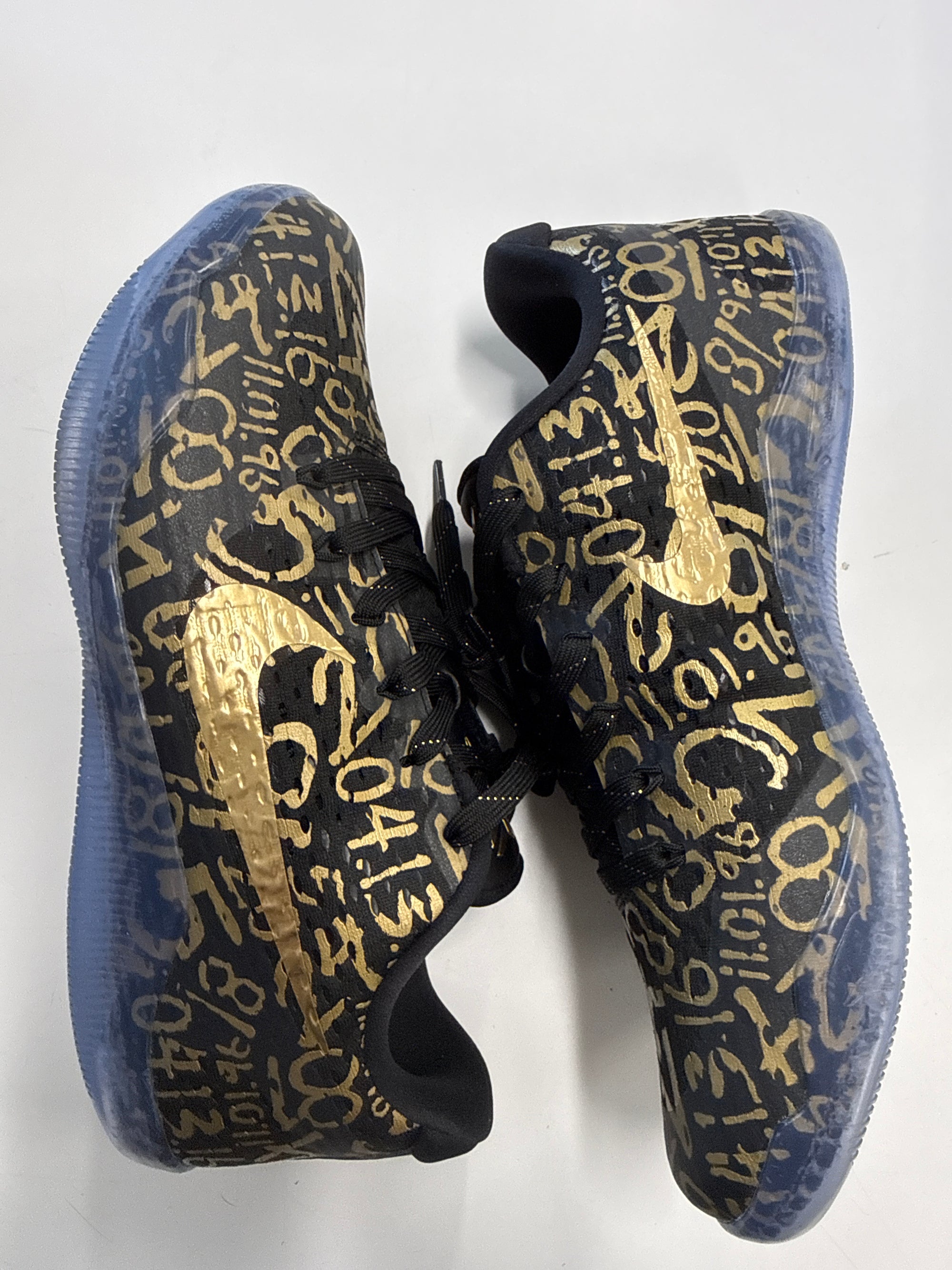 KOBE 11 PROTRO MAMBA DAY - SIZE 9.5 (WORN)