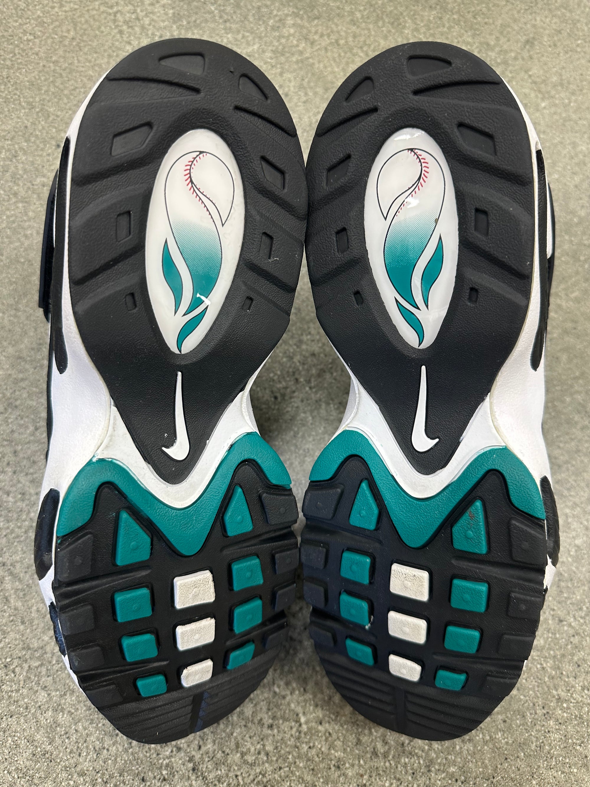 AIR GRIFFEY MAX 1 FRESHWATER - SIZE 10.5 (WORN)
