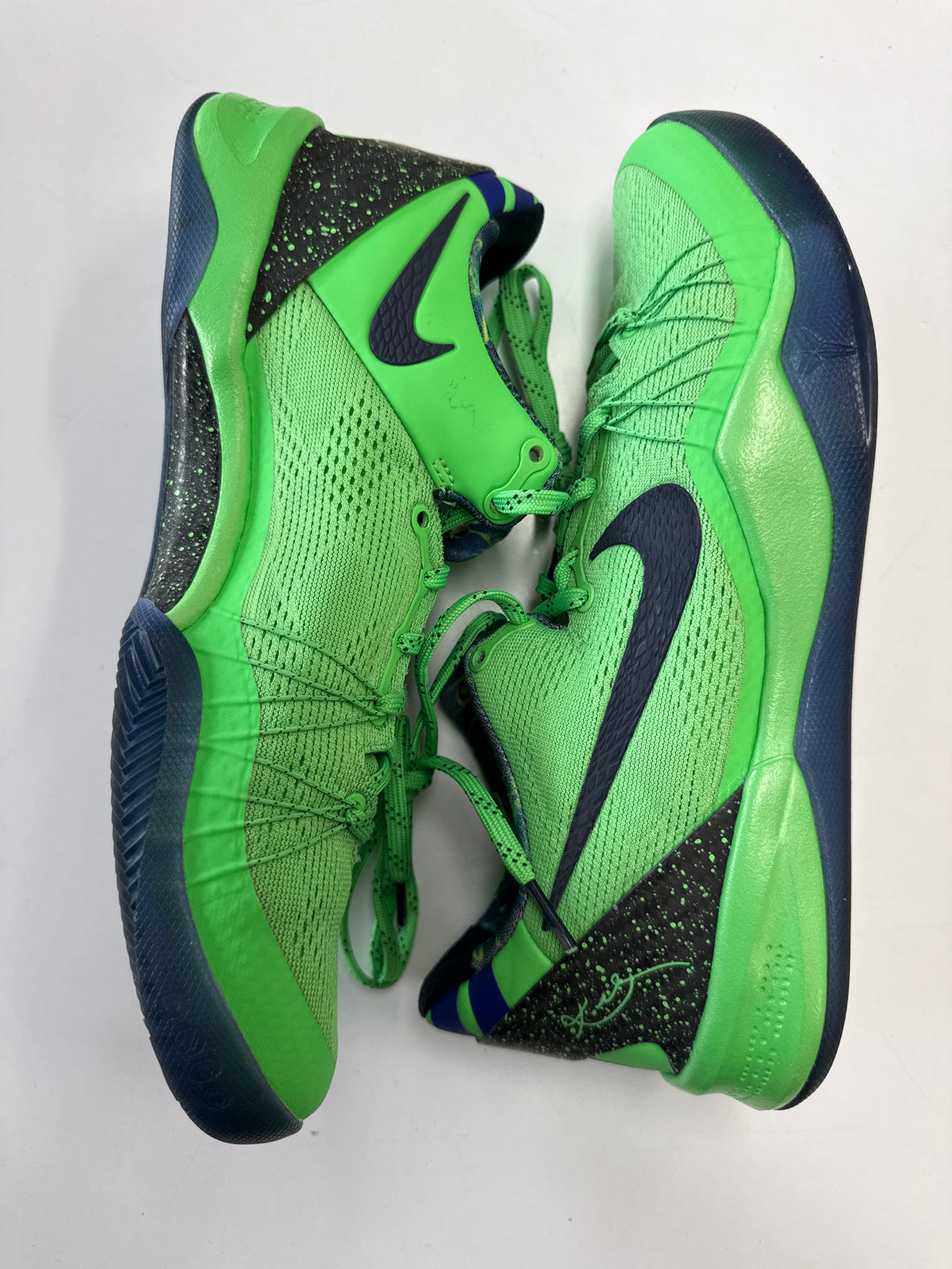 KOBE 8 ELITE SUPERHERO - SIZE 9 (WORN)