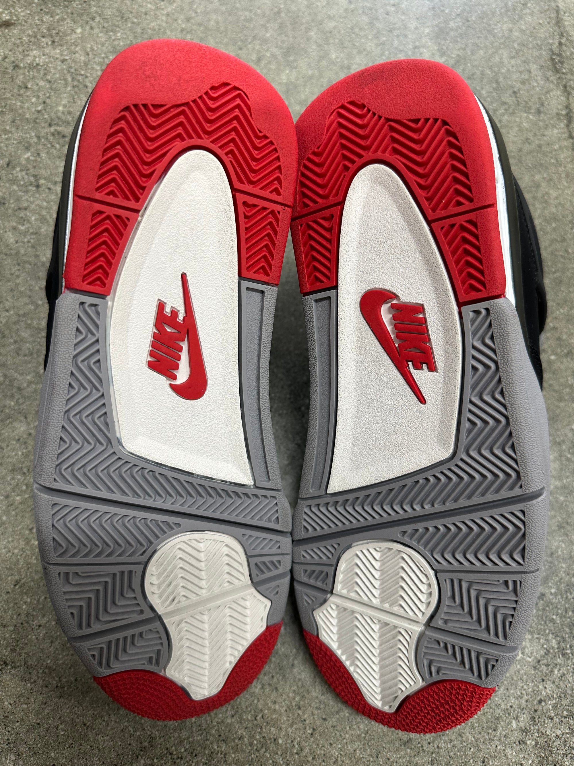 AIR JORDAN 4 BRED 2019 - SIZE 9 (WORN)
